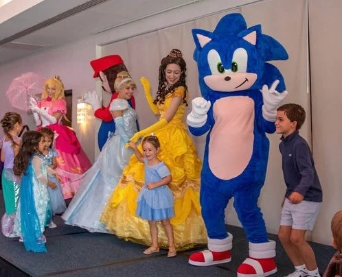 ☀️ We were truly walking on sunshine in sunny Florida! Thank you, St. Petersburg Yacht Club, for inviting us and letting us bring magic to your princess & superhero brunch — it was absolutely magical! 👑🦸‍♂️💖✨ @stpetersburgyachtclub #