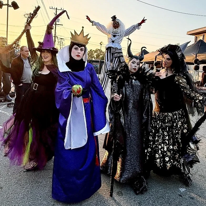 🎶 This is Halloween! 🎶 The villains were out, the spells were flying, and the magic was in the air! 💜🎃✨ Thank you for having us @partyplannersla #halloween #spookyseason #halloweenparty #villains #witches #thisishalloween