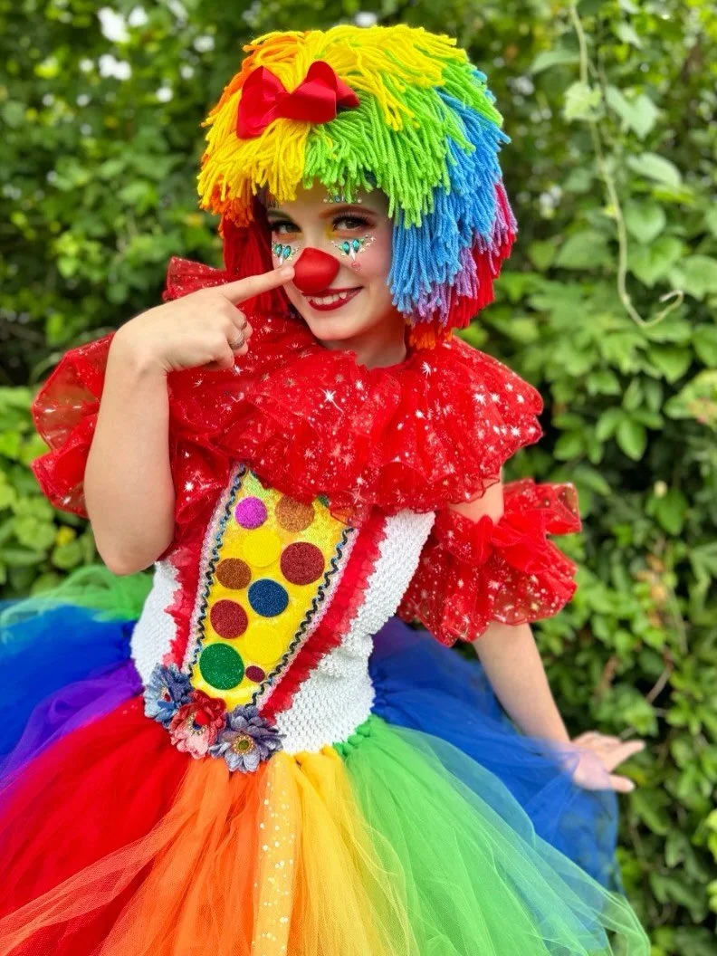 ✨ Just clowning around! We not only have fairytale characters&hellip; we bring the circus fun too! From silly clowns to magical entertainment, Fairytales &amp; Heroes has something for every celebration 🎪❤️ #partycharacters #clowns #kidsparties #los