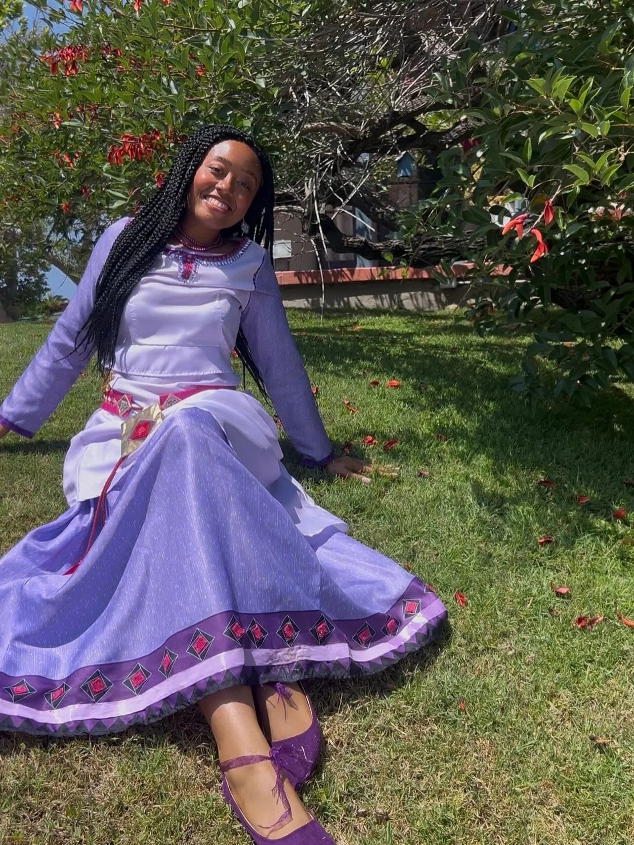 ✨ Our Wish Princess had a magical time celebrating under the sunny skies of Los Angeles! 💜☀️ #asha #wishmovie #losangeles #partycharacters #magic www.fairytalesandheroes.com