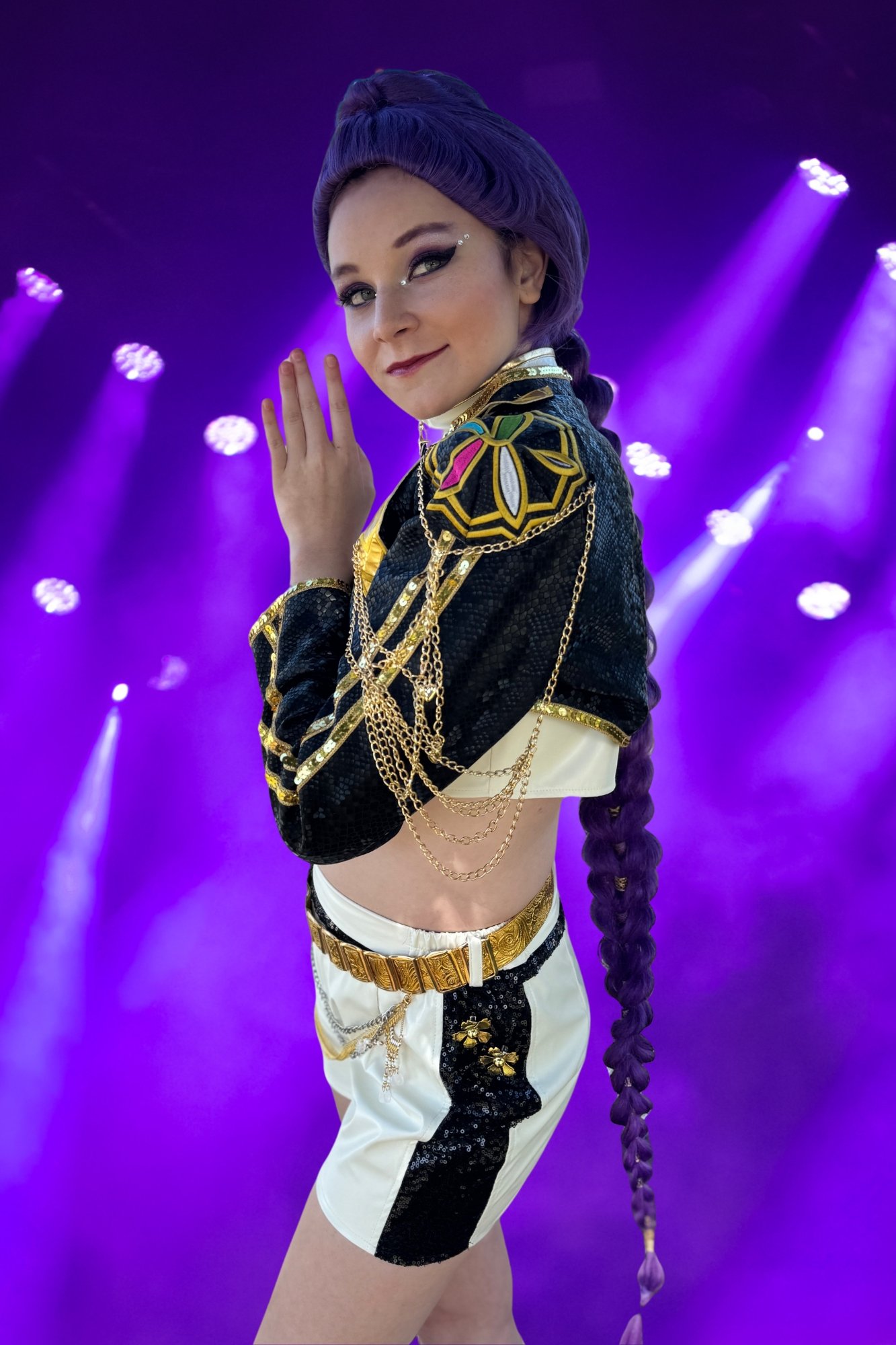 Rumi-Golden-Portrait.jpg