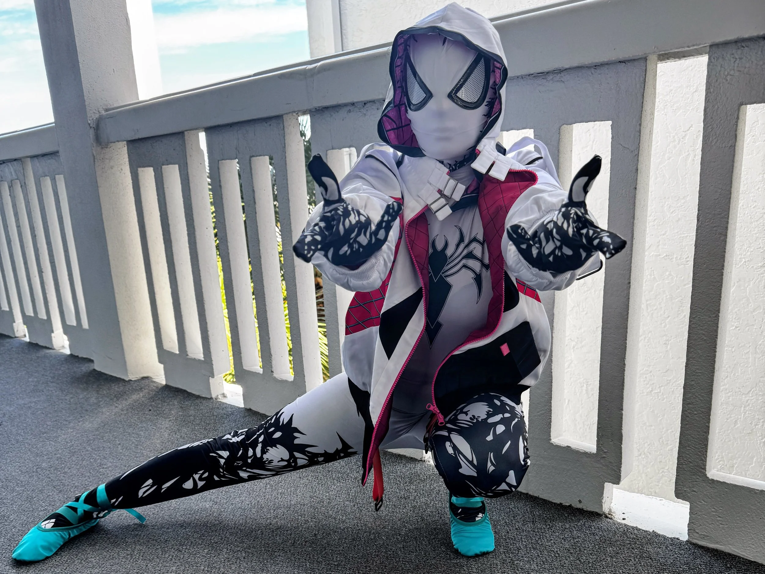 Ghost-Spider-Gwen-Los-Angeles-Character-Entertainment.JPG