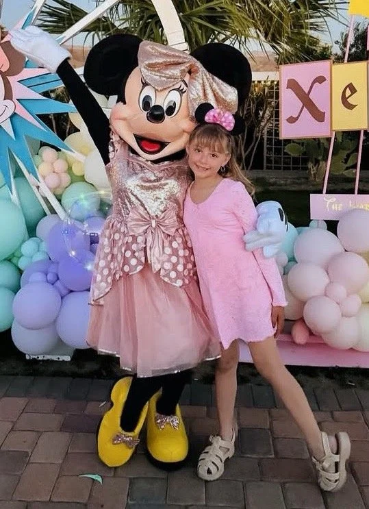 Minnie-Mouse-Rose-Gold-Outfit-Kids-Birthday-Party.jpeg