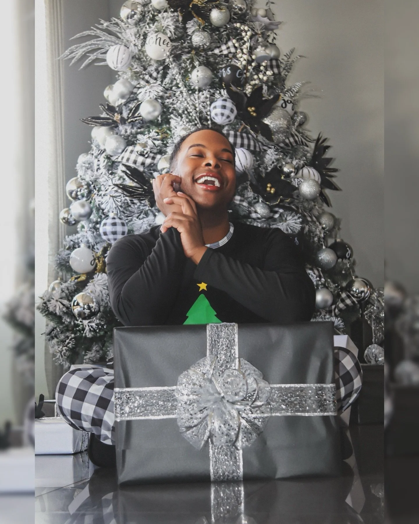 &hellip; More Of Christmas 2025🎄🥂 🎁

#JordanVictorBrown #Christmas #Holiday