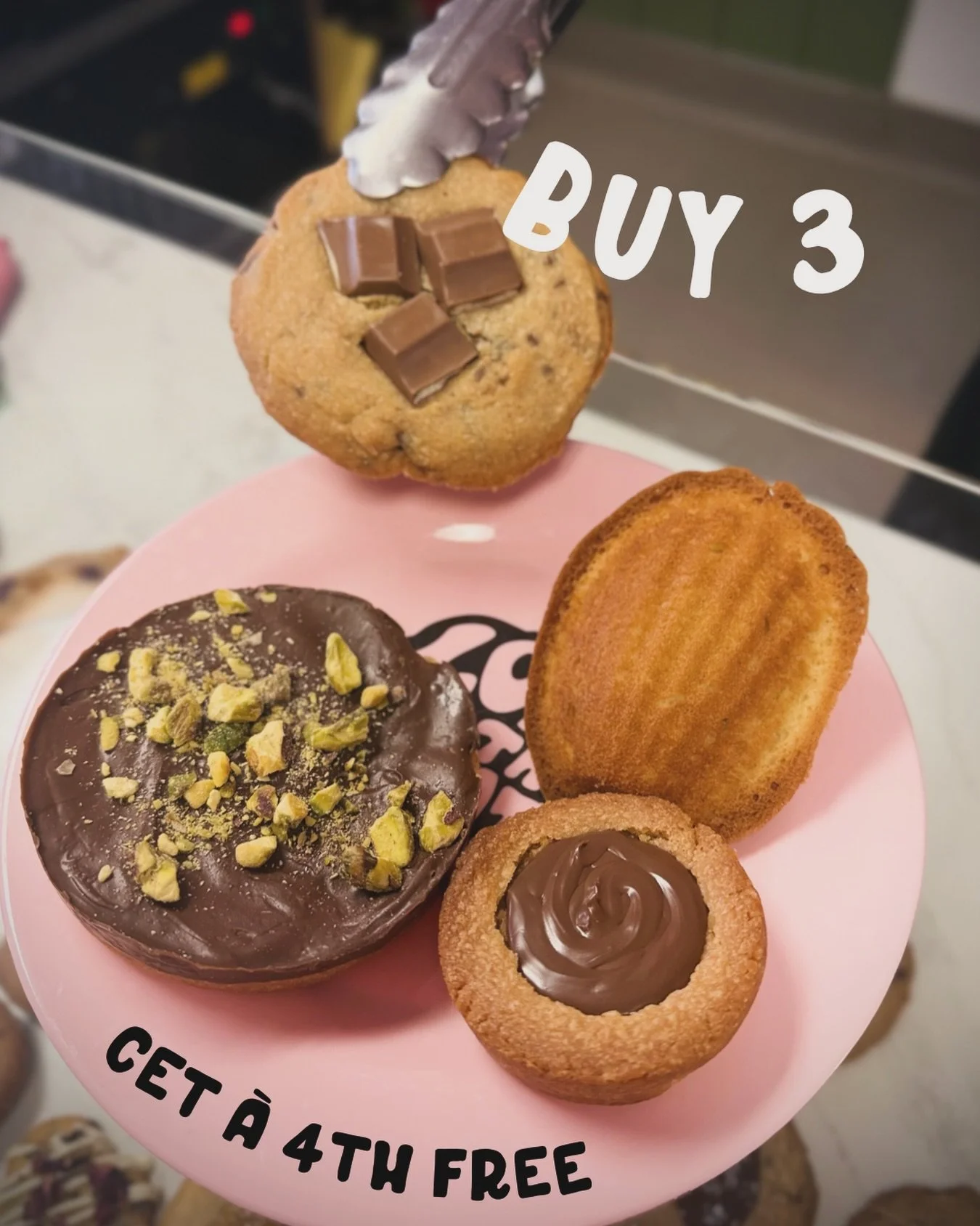 Did you know?
When you buy three pastries, you get the fourth one free.

Perfect excuse to stock up on snacks for the Super Bowl this Sunday 🏈
Because let&rsquo;s be honest &mdash; one pastry per quarter sounds like a solid game plan.