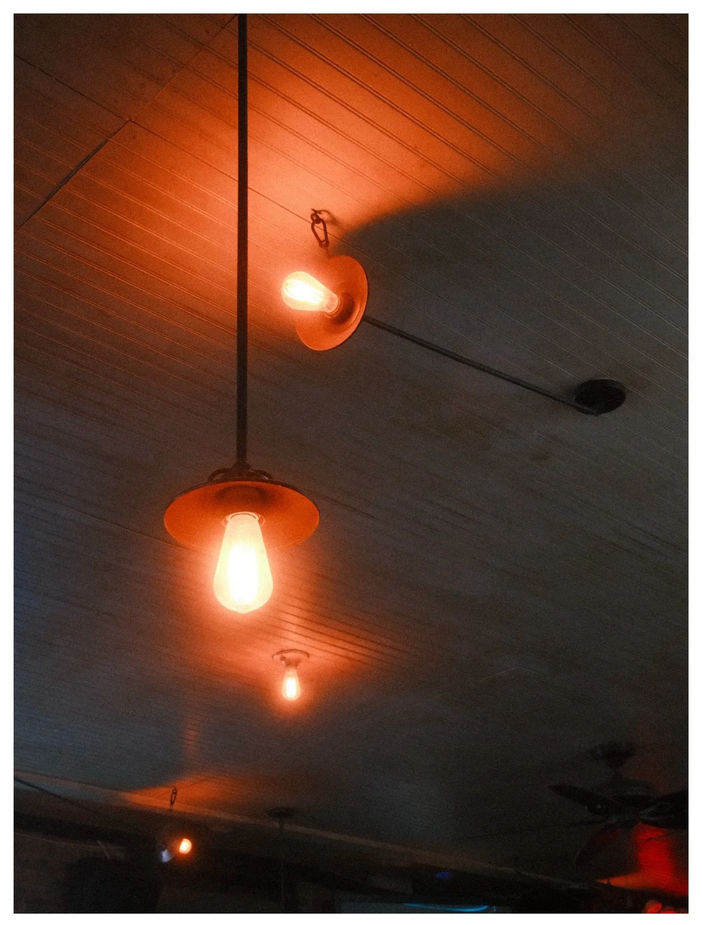 02/07 - Orange At The Top.

#ChromaticAnthology #Green #StreetPhotography #fujifilm #x100vi @fujifilmx_us @fujixseries