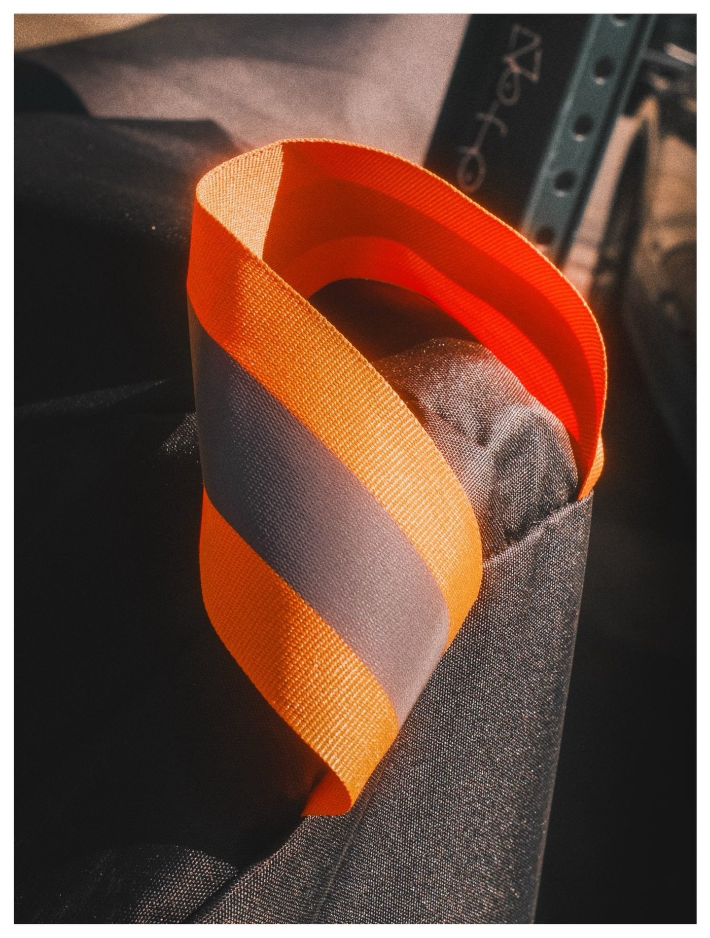 04/07 - Orange Details.

#ChromaticAnthology #Green #StreetPhotography #fujifilm #x100vi @fujifilmx_us @fujixseries