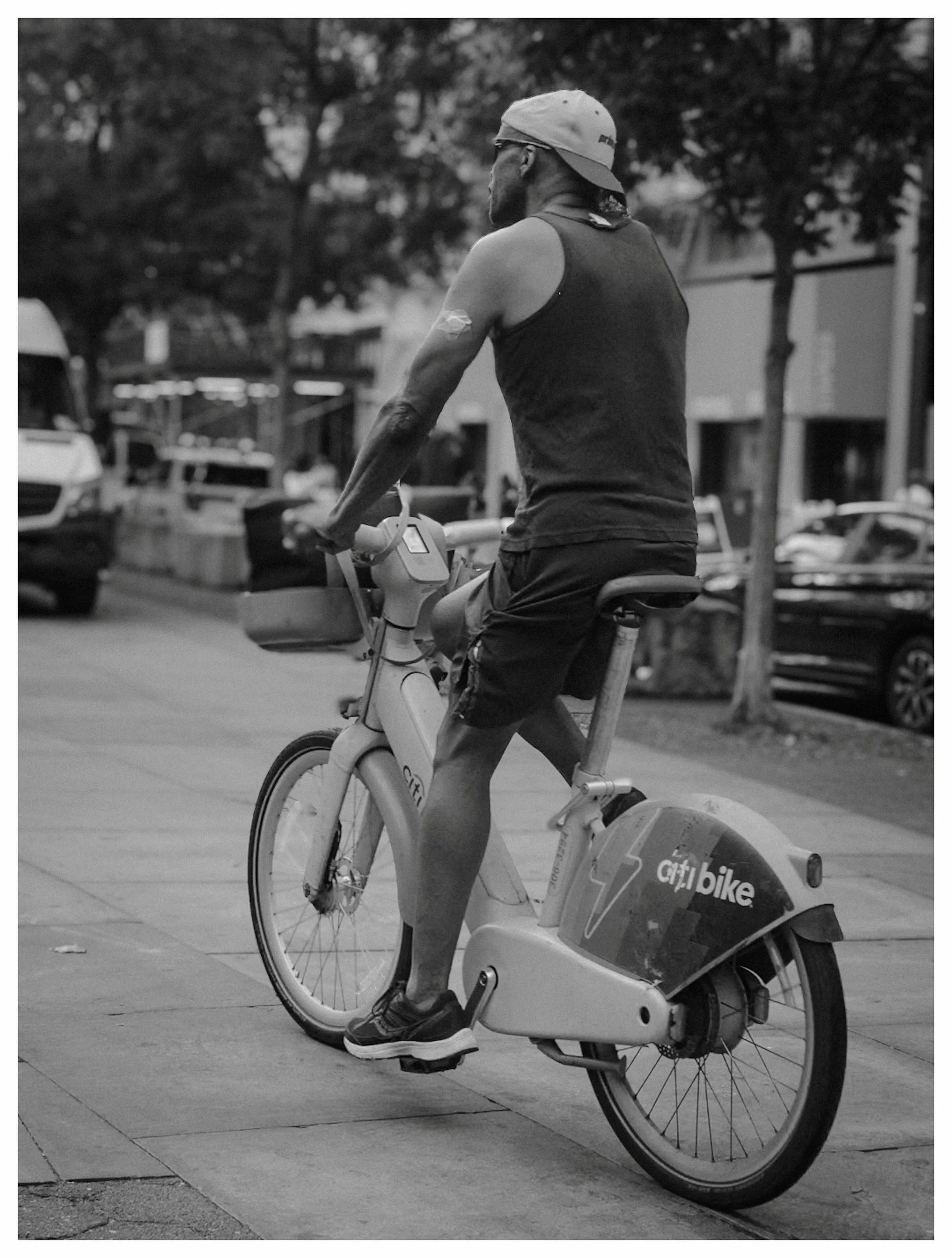 #DailyDetails 9.25

#StreetPhotography #fujifilm #x100vi @fujifilmx_us @fujixseries @lightroom