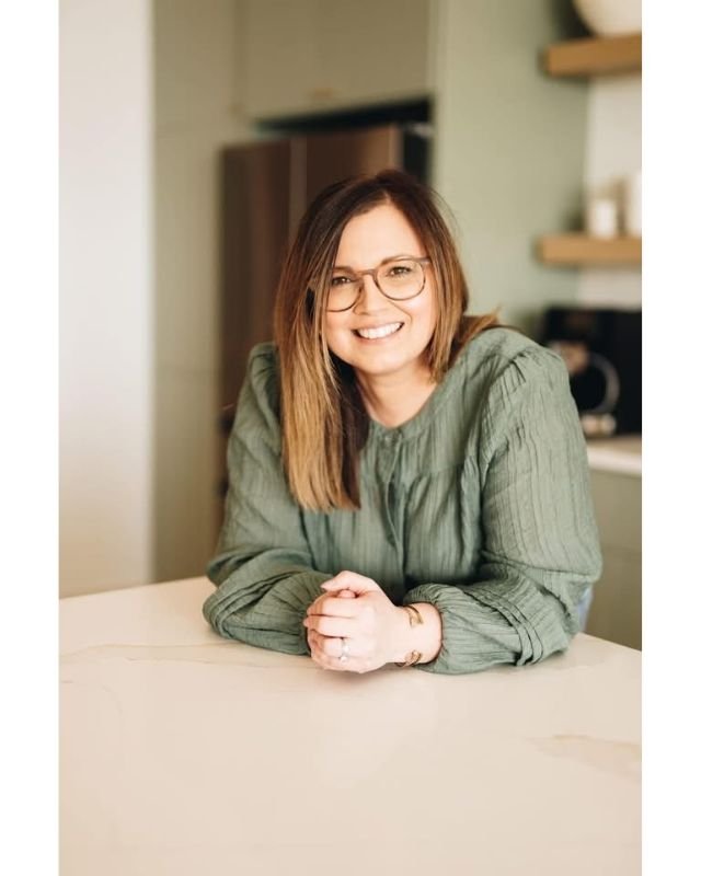 Like you, I wear a lot of hats&mdash;and I created Her Facility for women just like us. 💻👒
After years in the bridal industry, I craved connection, inspiration, and a space that helped me be present in both work and life.
That&rsquo;s why I built t