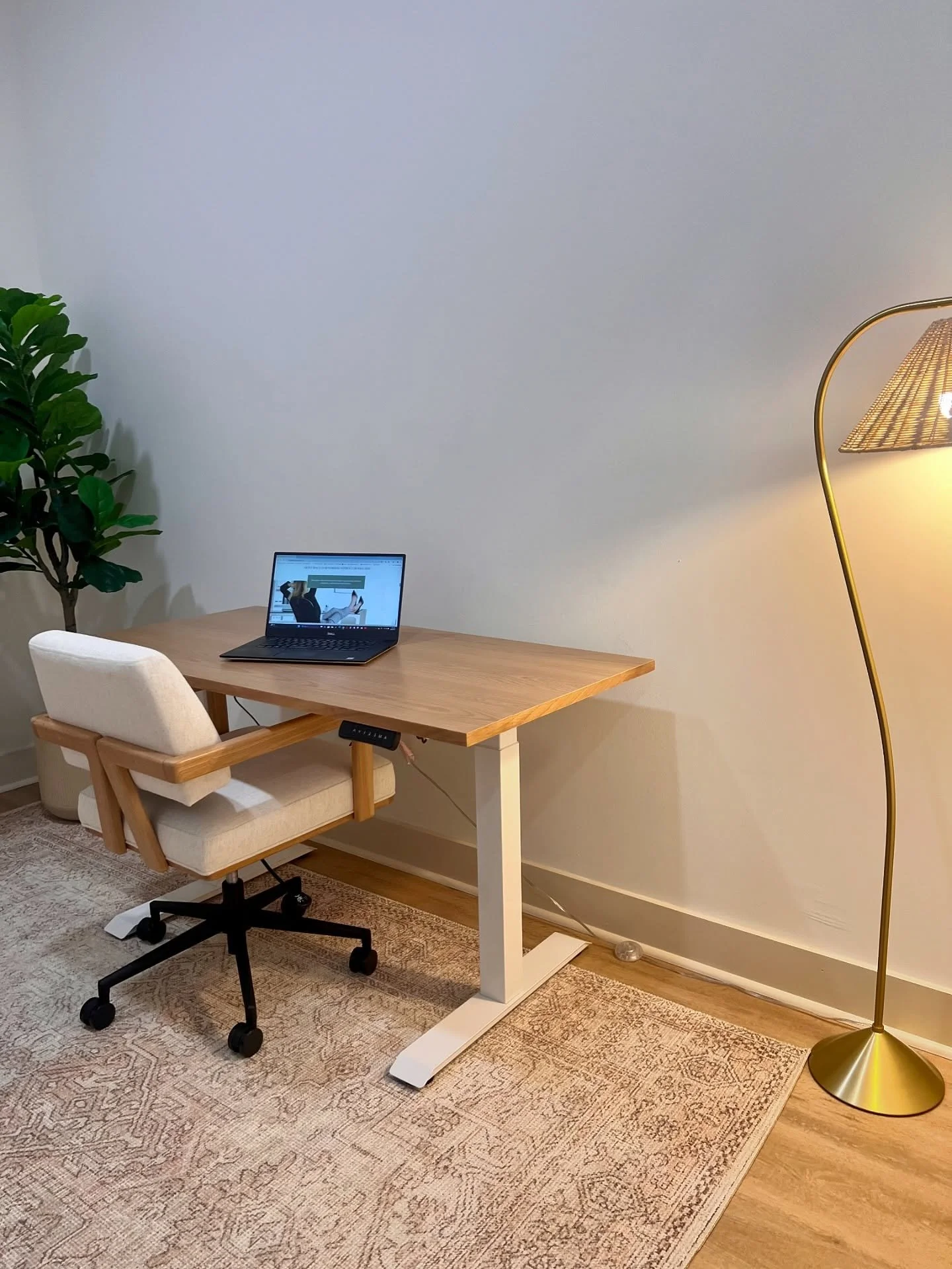 Is your small business growing and looking for an inspired private workspace?

And more than just any office space, would you like to have all the wonderful @herfacility perks as well - a friendly women&rsquo;s community, high-speed internet, onsite 