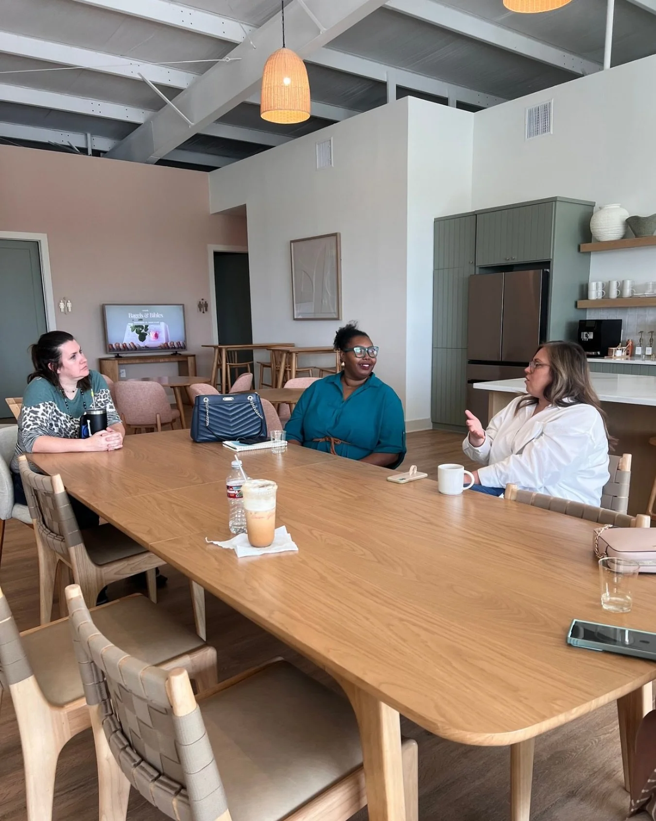 Your environment and your community set the tone for what&rsquo;s possible.💫

Connecting with other women and learning about their journey truly brings us joy, which is why we host ConnectHER &mdash; a monthly networking gathering where women can fi