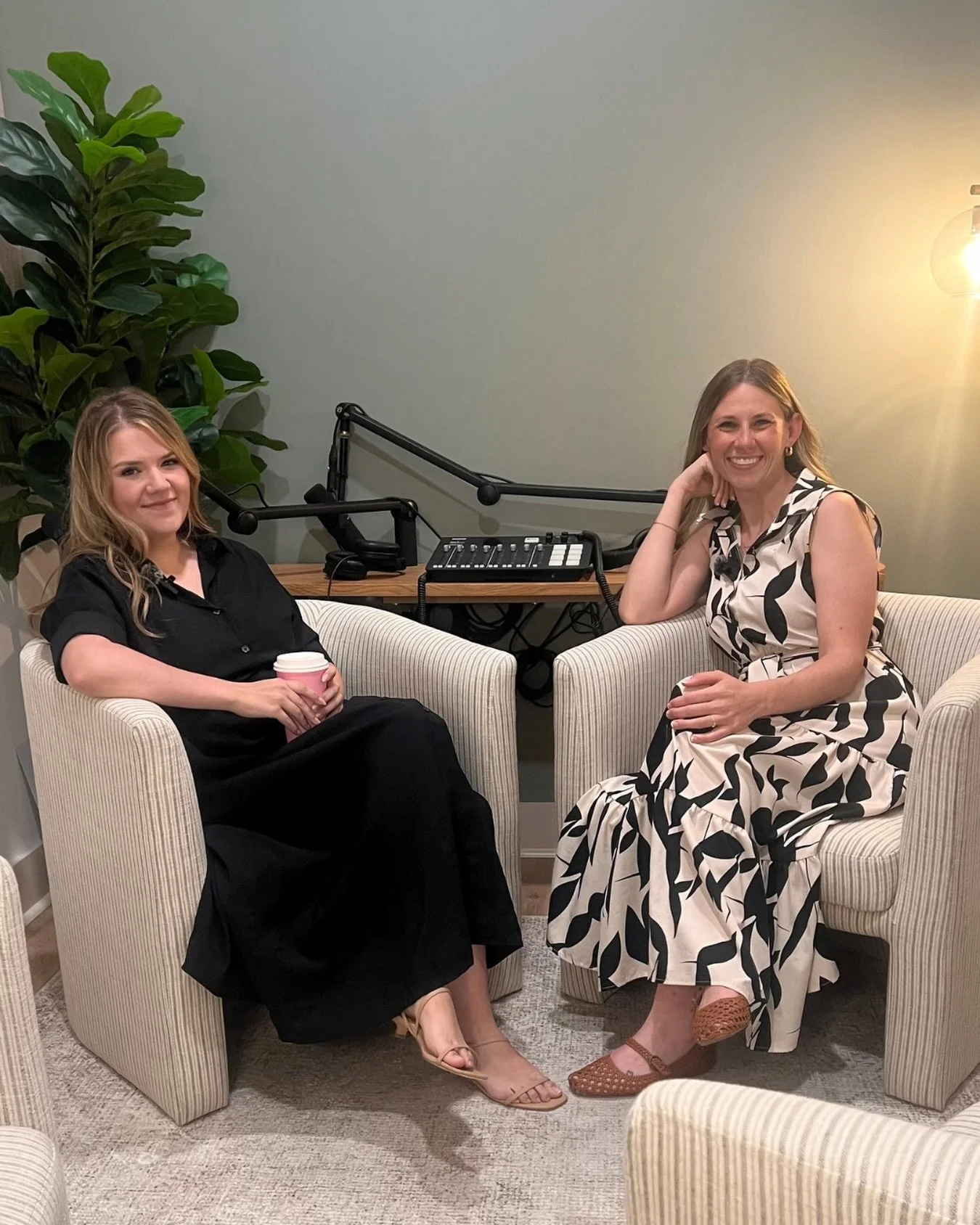 ✨Fun fact: Coworking helps boost productivity, spark creativity, and build real community - all things your remote office can&rsquo;t quite pull off.🌸✨

At Her Facility, we&rsquo;ve created a space where work feels good - from creative workspaces an