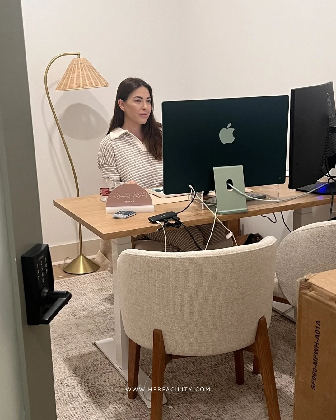 Women entrepreneurs deserve spaces that inspire big ideas.💡💞

Her Facility&rsquo;s private offices give you the perfect balance of privacy and room to grow, whether you&rsquo;re taking meetings, creating content, or locking in on your goals. Get th