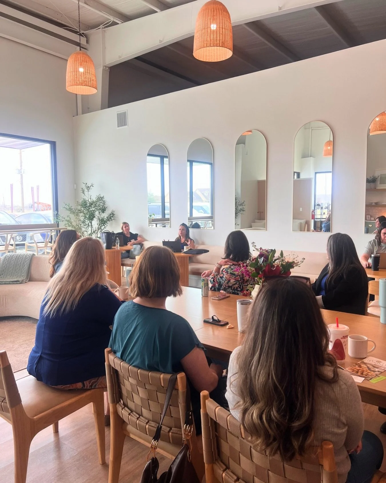 Work where you actually want to be✨

Looking for a coworking space that&rsquo;s more than just desks and an internet connection?

At Her Facility, it&rsquo;s conversations that spark ideas, laughter between emails, and in-person connections that turn