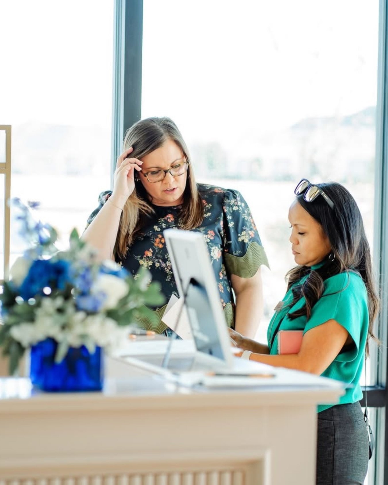 Hey girl, treat yourself to a personalized tour of @herfacility with founder, Robyn, and stay the day! You&rsquo;ll be able to experience all the amenities Her Facility can offer + set aside some time for yourself to get some things done &mdash; have