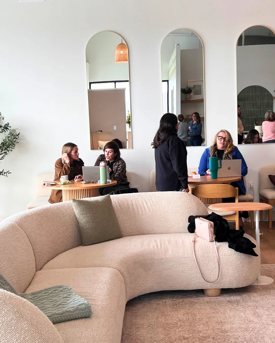 Coworking isn&rsquo;t just about a desk - it&rsquo;s about energy, inspiration, and lifting each other up while crushing goals.
 
✨Fun fact: studies show that working around others will actually boost your productivity!✨

With a Her Facility membersh
