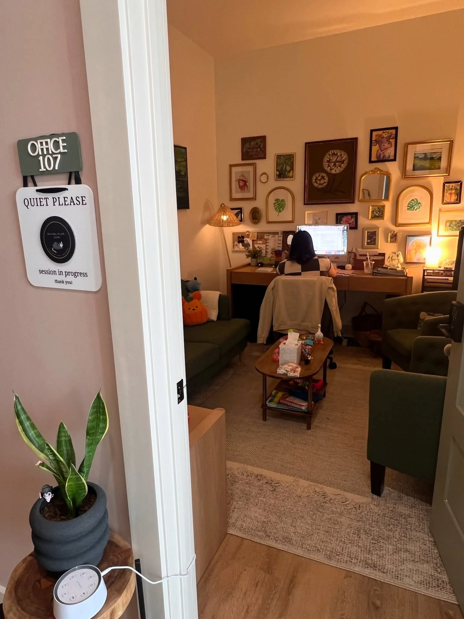 Your clients trust you with their vision - shouldn&rsquo;t they also feel confident walking into your office?

🔑A Private Office at @herfacility includes:
✔️Your own dedicated, lockable office
✔️Fully furnished, with branded door sign
✔️Extended sec