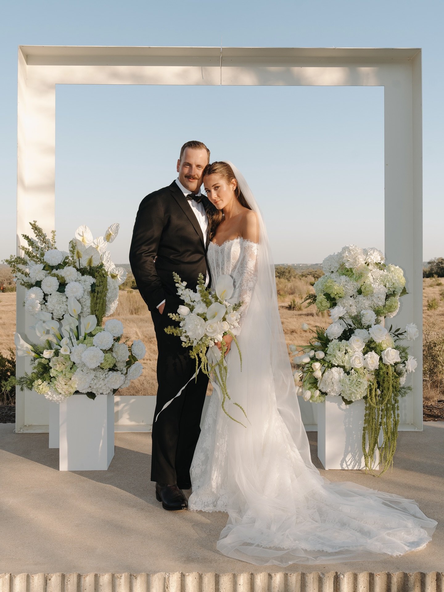 The Flints 🦢

Venue: @prospecthousetx 
Photo: @jenjetzerphoto 
Video: @markkeysor 
Floral: @bzflorals 
Content Creation: @capturedbyllos 
Beauty: @valiandcobridal 
Planning: @kaileerobertsdesign 
Rentals &amp; Decor: @nativebloomfloral @brighteventr