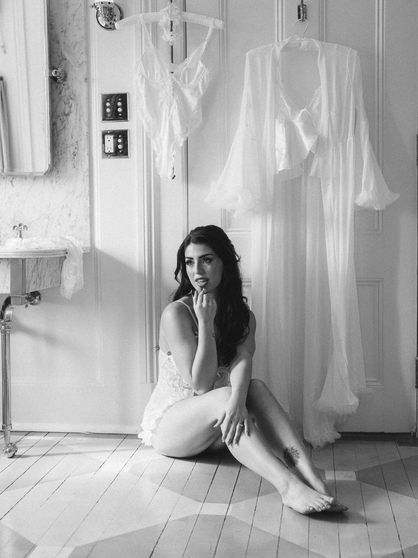 I remember a few years ago, sitting in Malibu with @allyyandersonn yapping about boy problems, fast forward a few years later - I get to introduce MRS JACOBS!!! 🦢 

Forever obsessed with the visionary of these bridals &amp; Alex ofc.