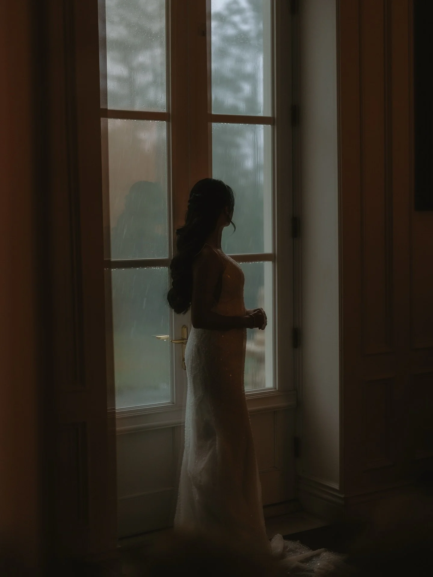 Champagne &amp; showers, made for the perfect day at the chateau ☁️ 

rainy wedding day of my dreams with the best people.