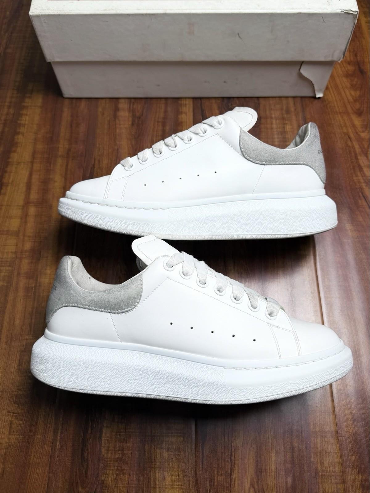 Alexander McQueen Oversized Mens White Grey Leather Sneakers - Size 41.5AM 8.5US
