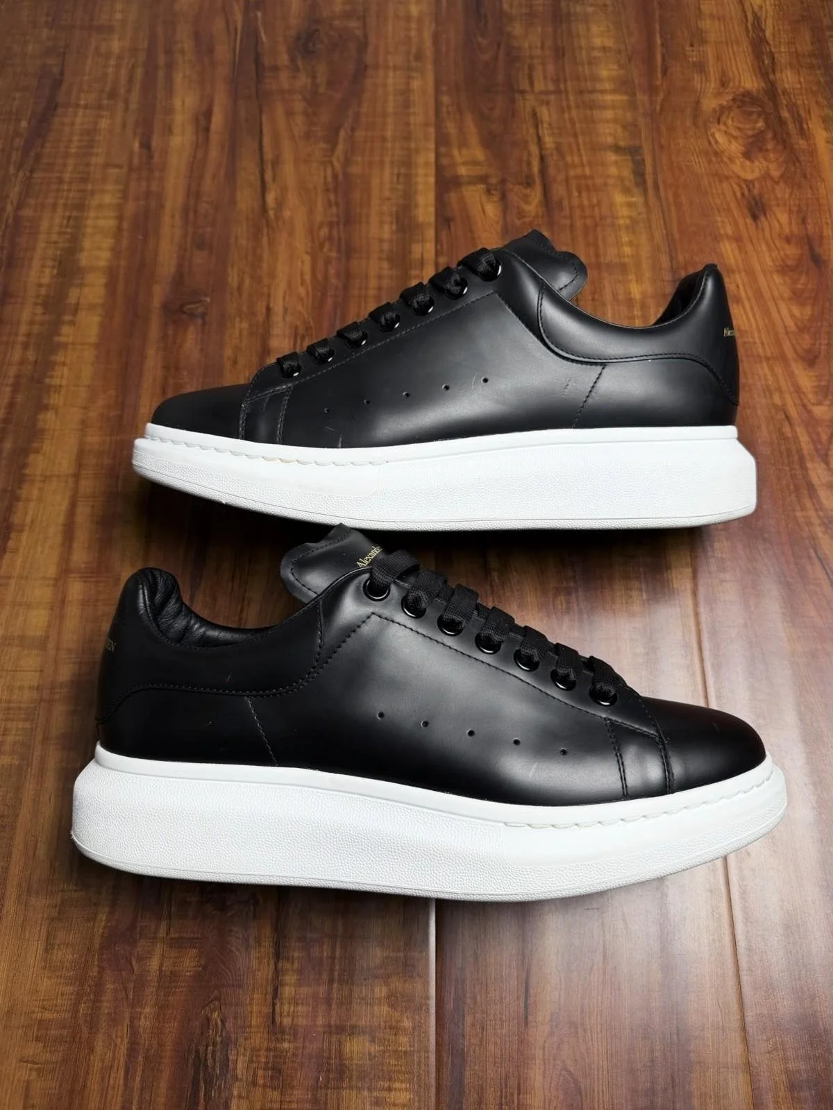 Alexander McQueen Oversized Mens White Black Leather Sneakers - Size 44AM 11US