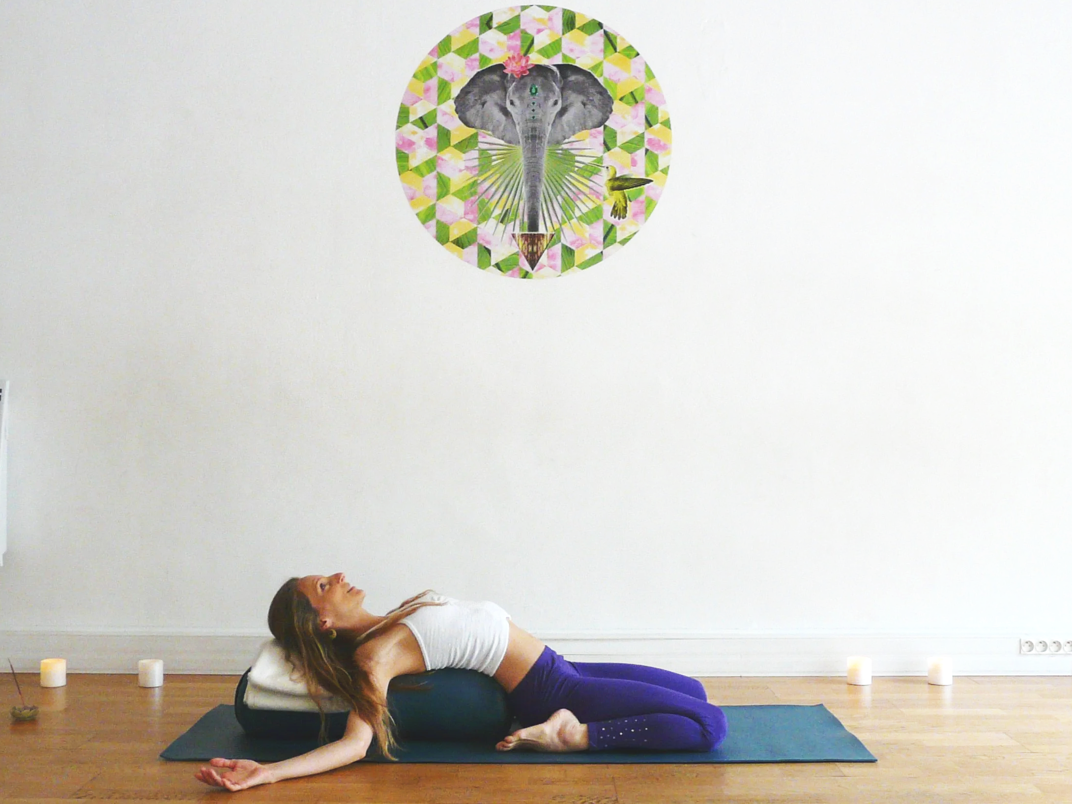 Sandra Crosasso professeure de Yoga expériementée enseigne le Yin Yoga à Yoga Village Capucines Paris