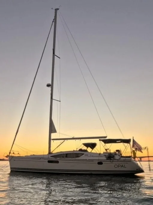 Screenshot_11-2-2025_184315_girlssailing.com.jpg