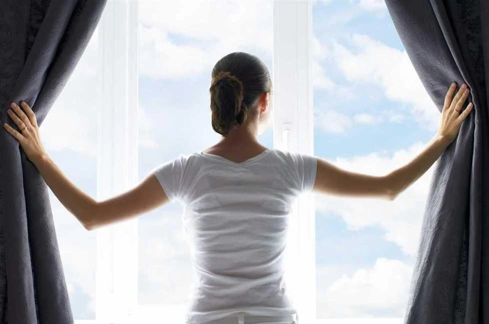 Embrace Spring with Crystal-Clear Views: Replacing Your Foggy Windows
