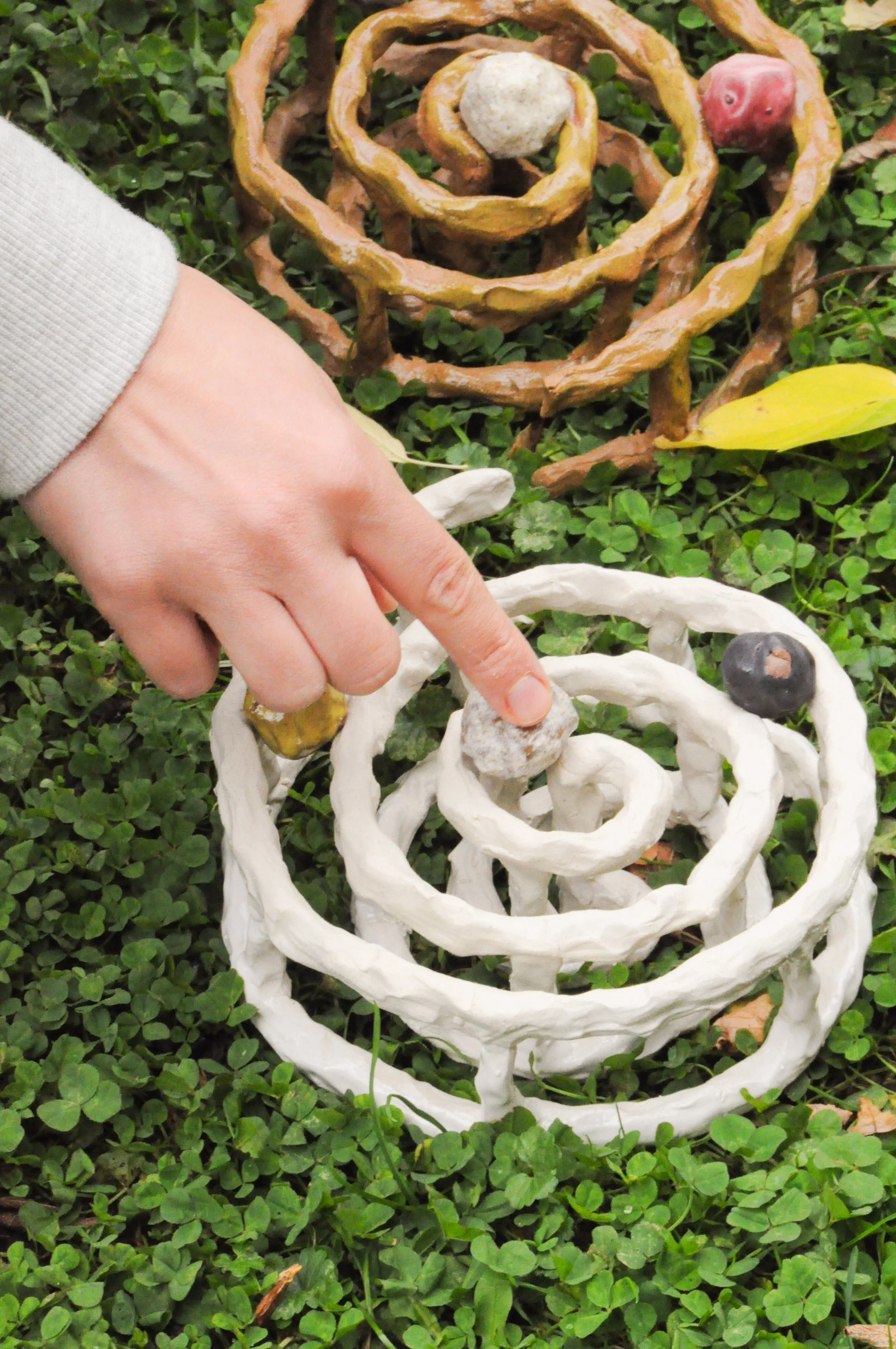 Contradicting and nonsynchronous, 1 - 5.jpg