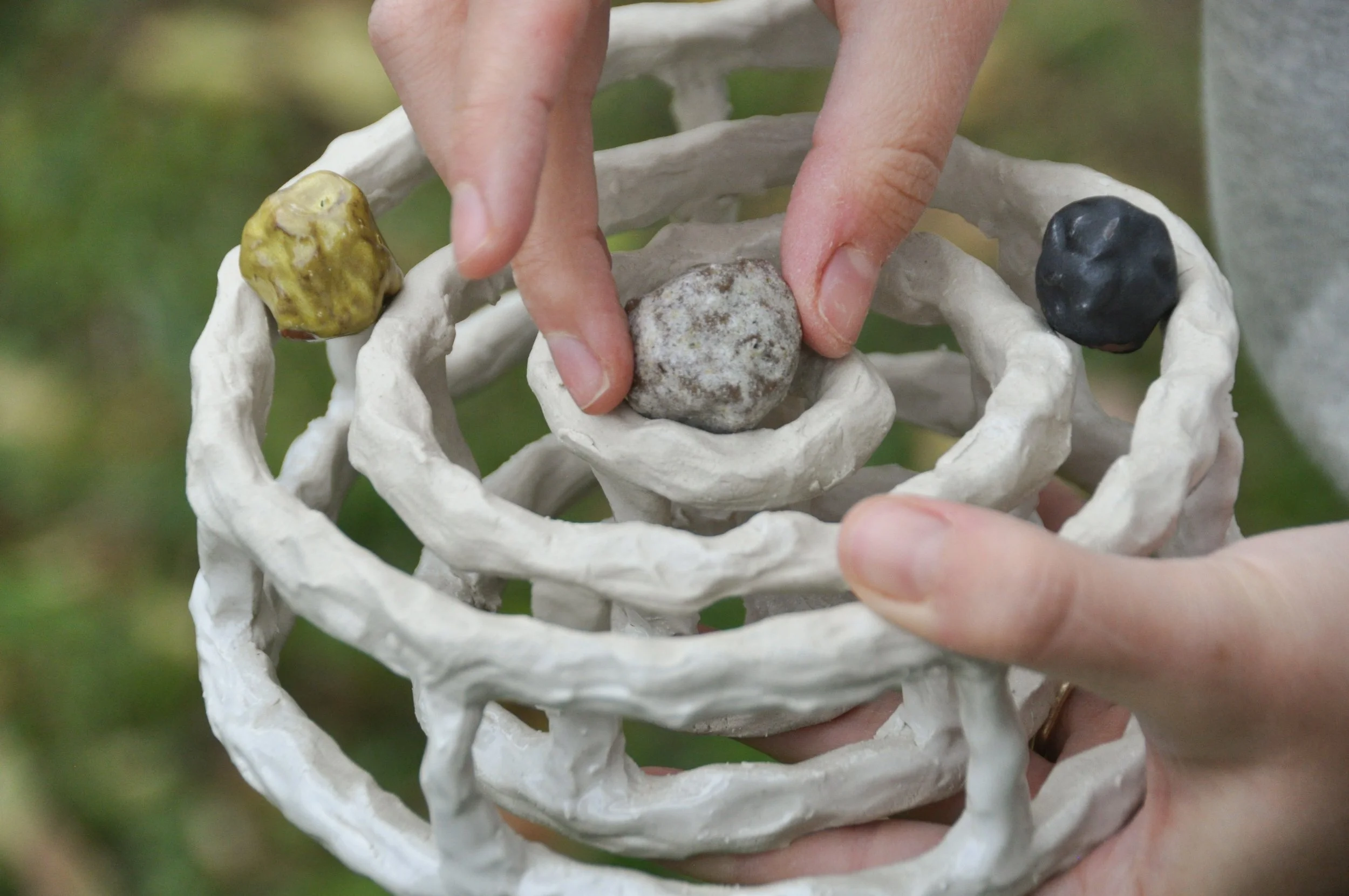 Contradicting and nonsynchronous, 1 - 2.jpg