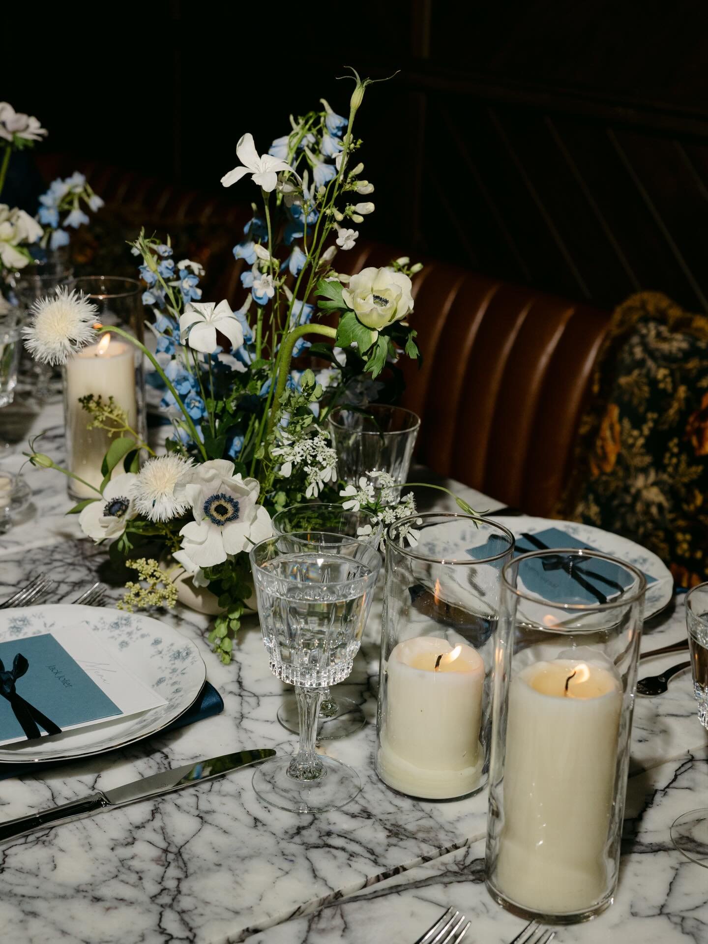 Candlelit dinners will never go out of style. 

#coloradowedding #weddingınspo #timelesswedding #coloradoweddingphotographer #wedvibes