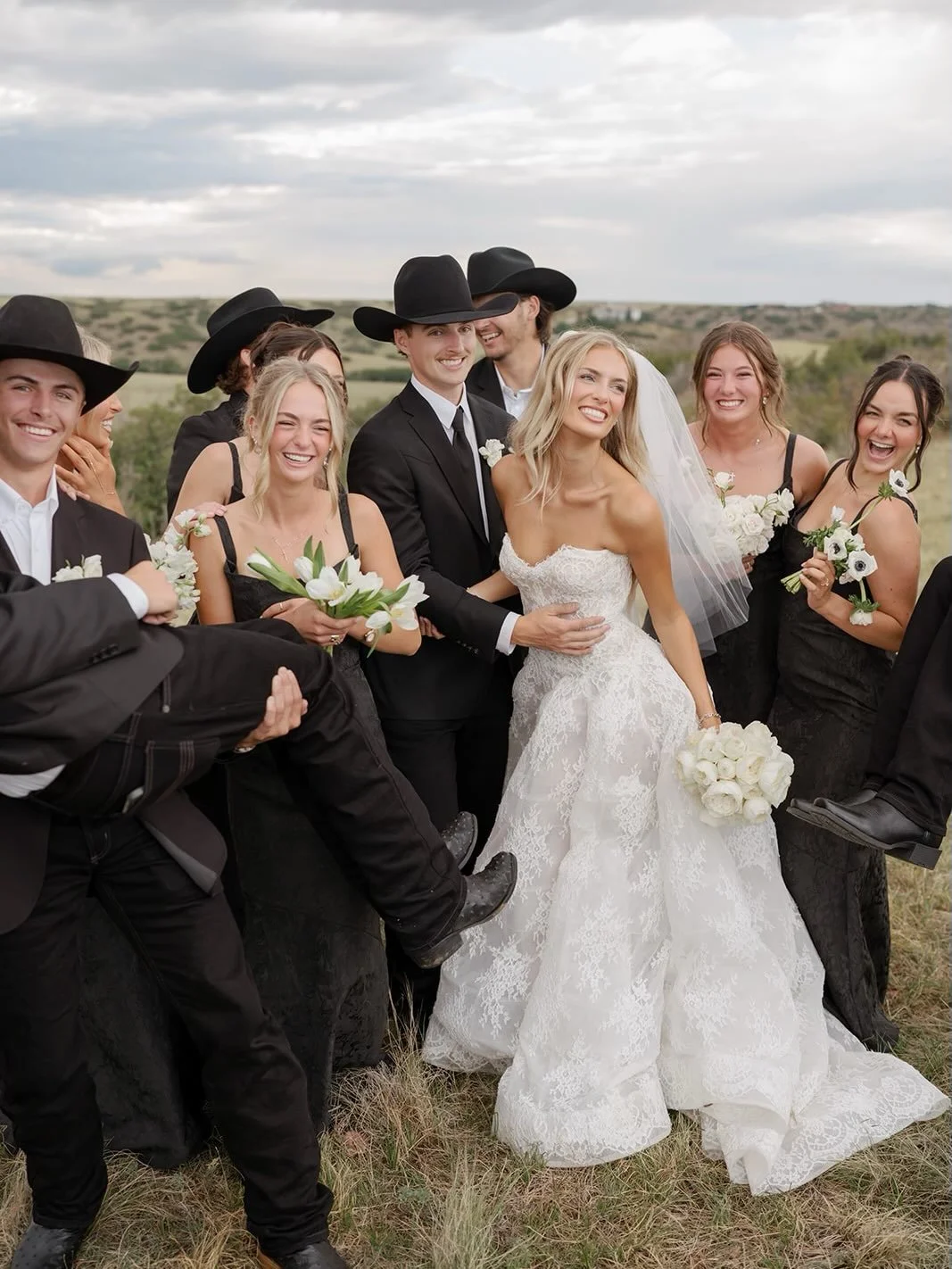 The Bylers 🖤

#coloradowedding #weddinginspiration #wedvibes #tentedwedding #mountainwedding