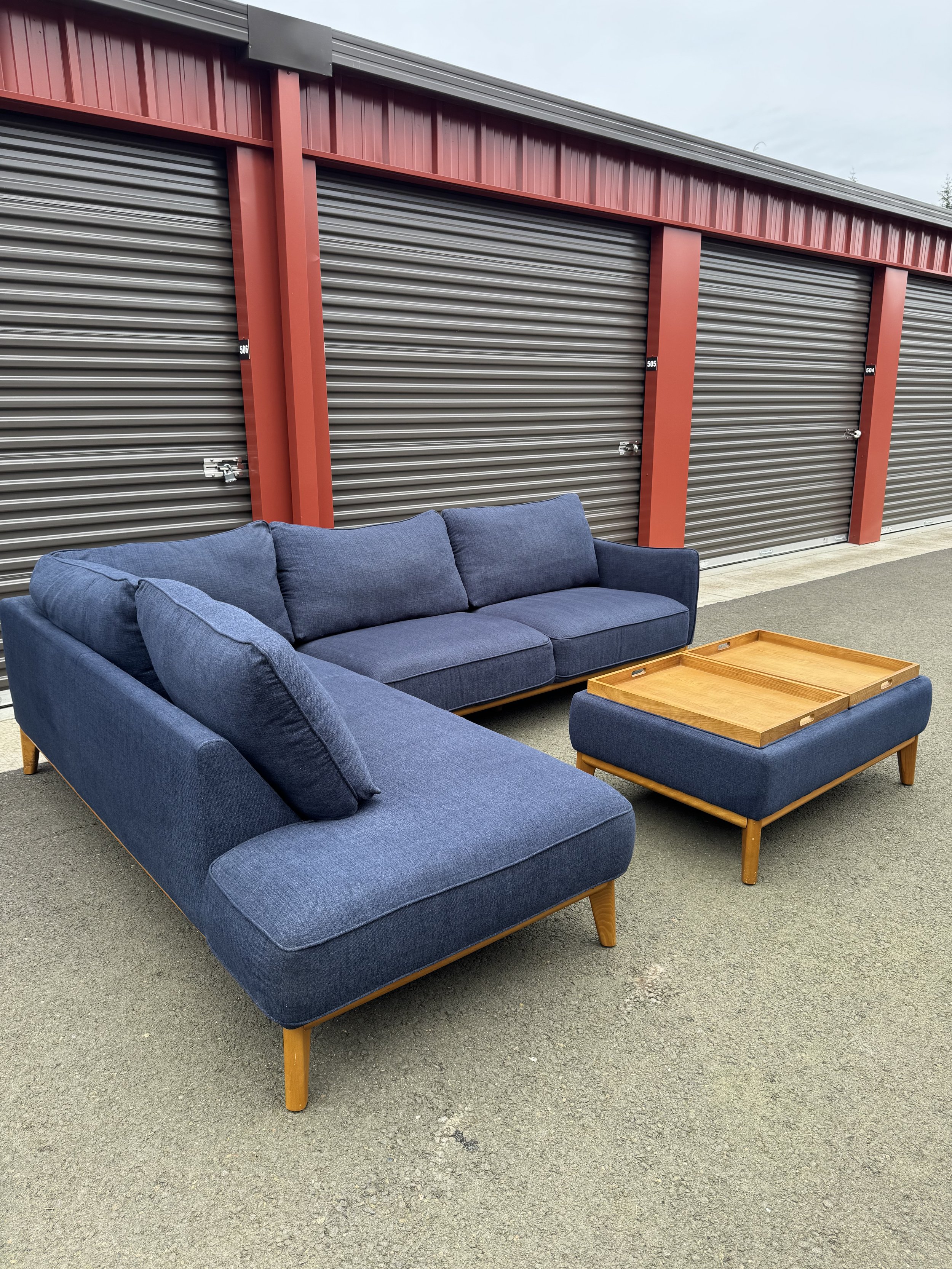 Macys Jollene Sectional Only (ottoman Sold) $900 113"x 86"7
