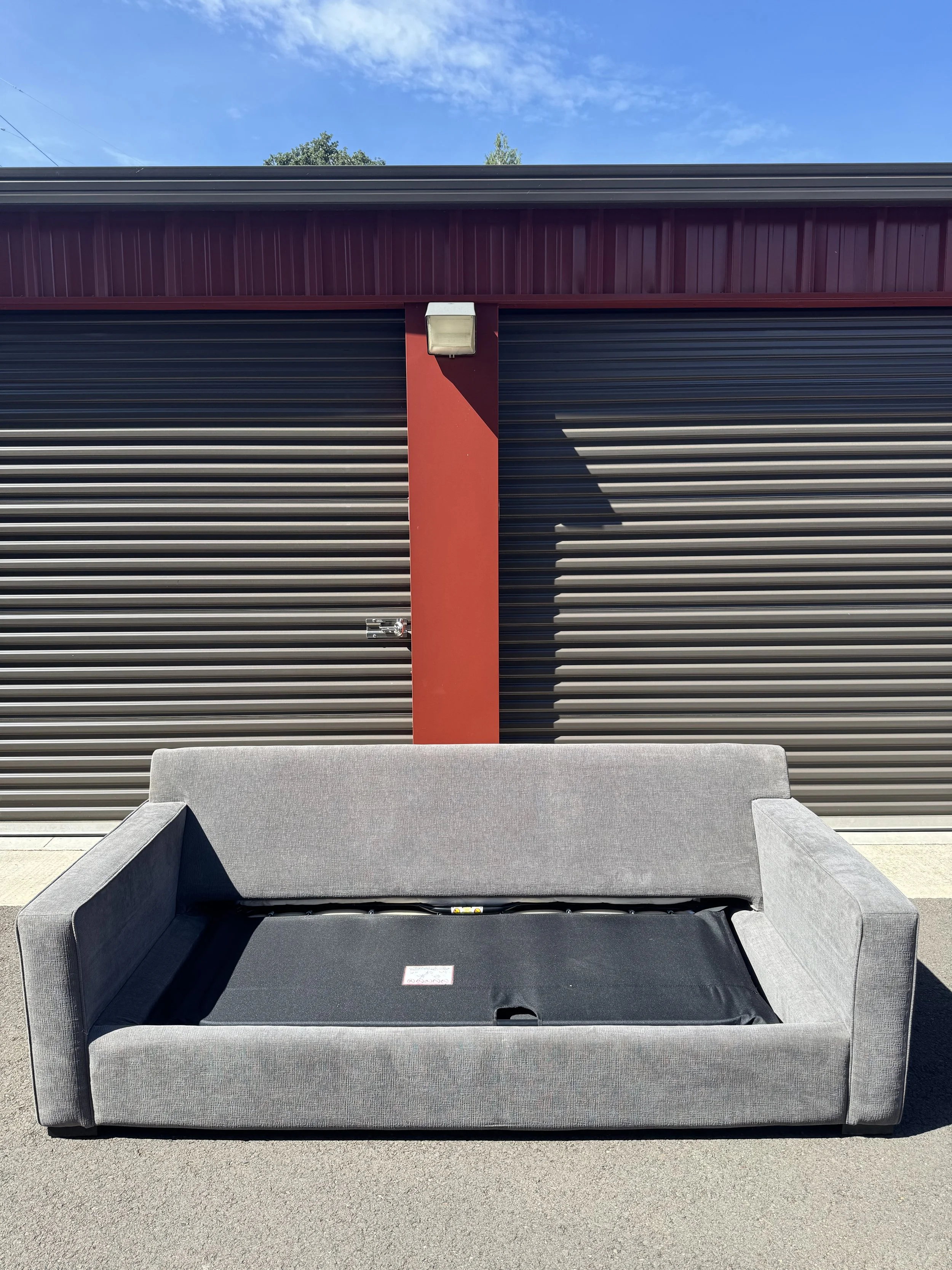 Radley Sleeper Sofa $850 (86"Wx39"Dx30"H) Mattress:60"x72"