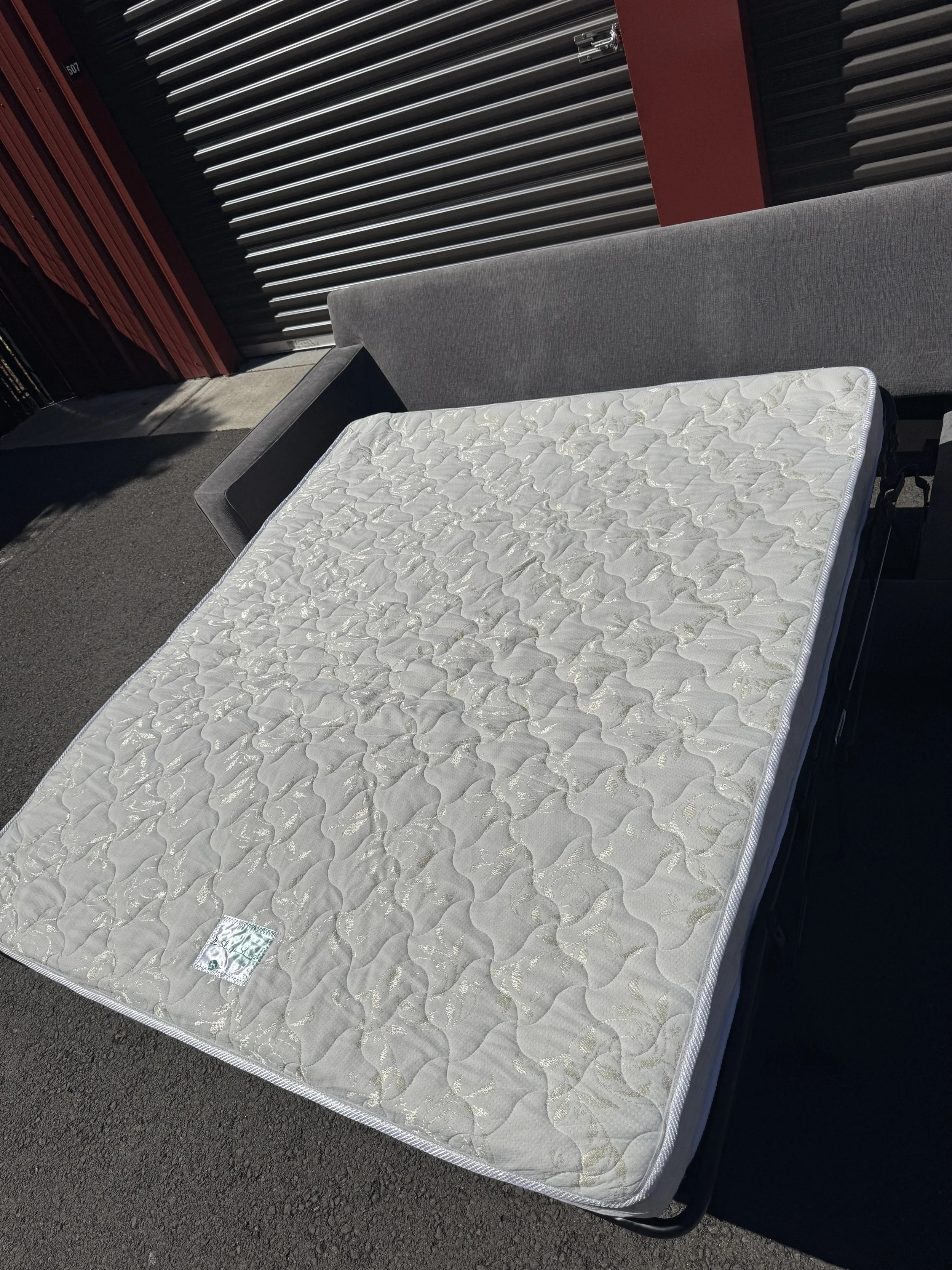 Radley Sleeper Sofa $850 (86"Wx39"Dx30"H) Mattress:60"x72"