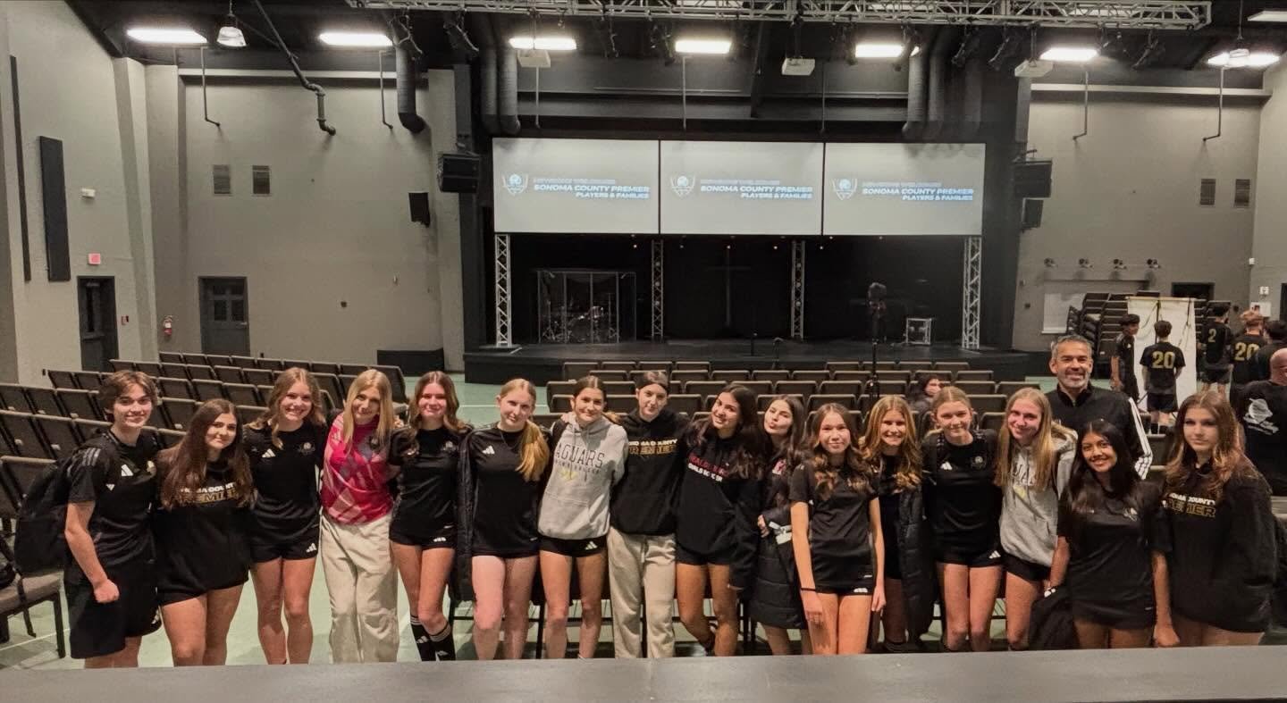 SCP picture day! 
Thank you so much to all the volunteers, parents, and players for making our picture day run so smoothly! 

Also, big thank you to @newsongwindsor for letting us use their space!

📸 Team Manager Jill 
2010 Girls and Coach Juan