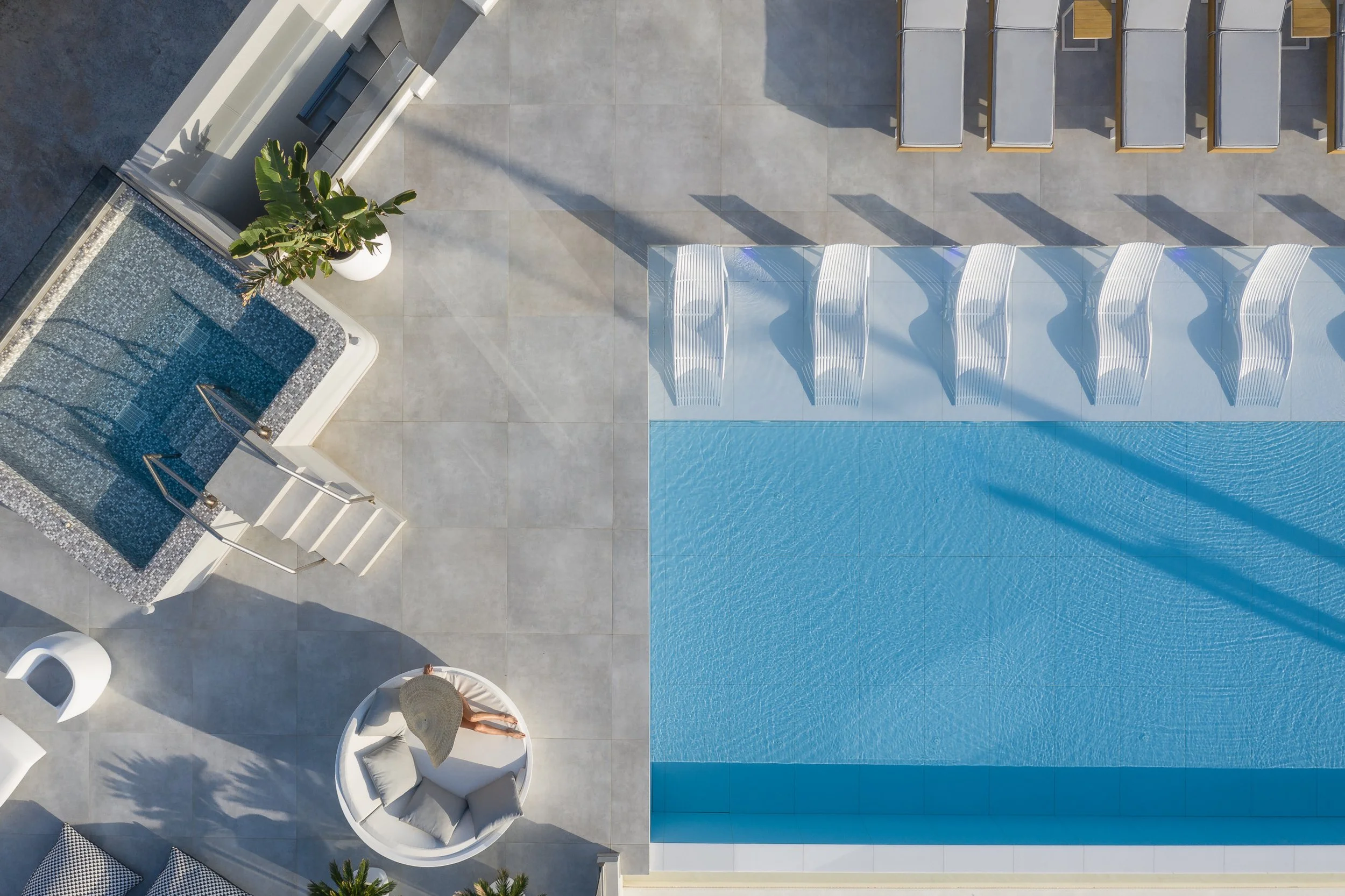 the-outdoor-pool-area-will-be-a-favourite-spot-in-summer-months-24.jpg