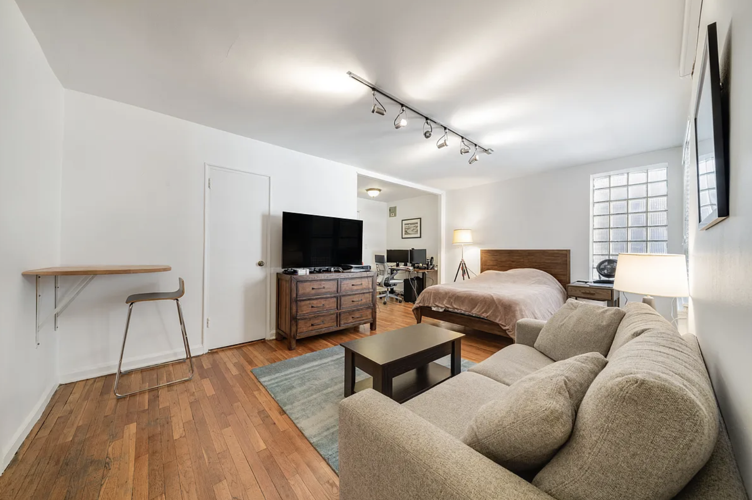E 8th St & University Pl in Greenwich Village - STU/1BA