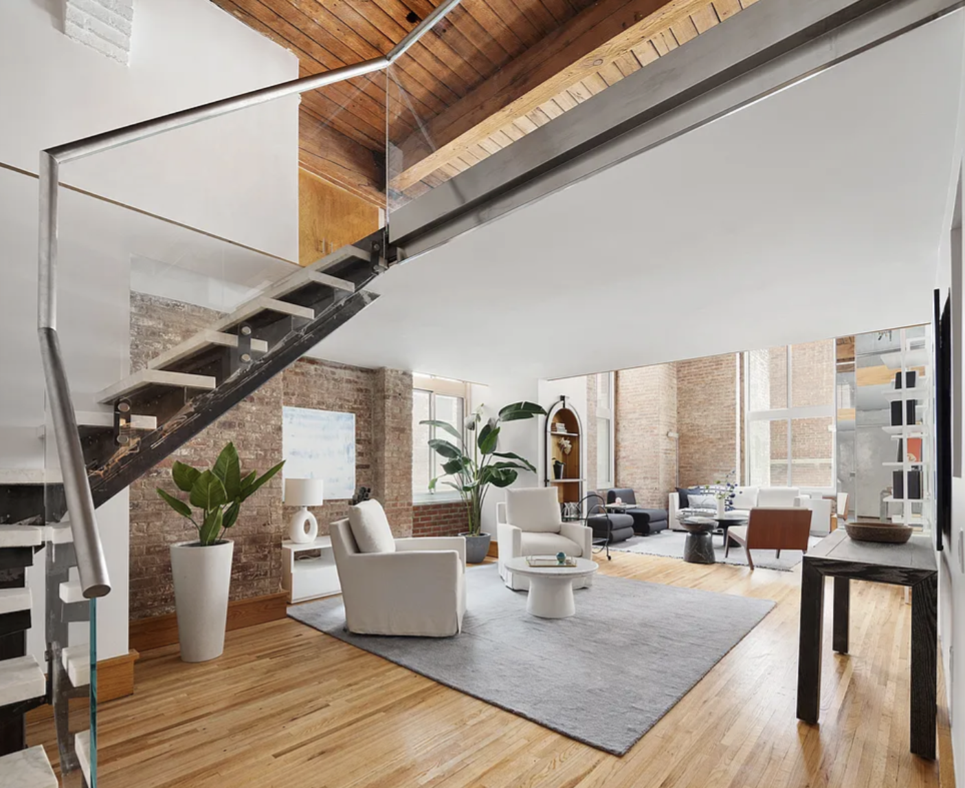 E 22nd St & 3rd Ave in Gramercy Park - 3BR/2BA