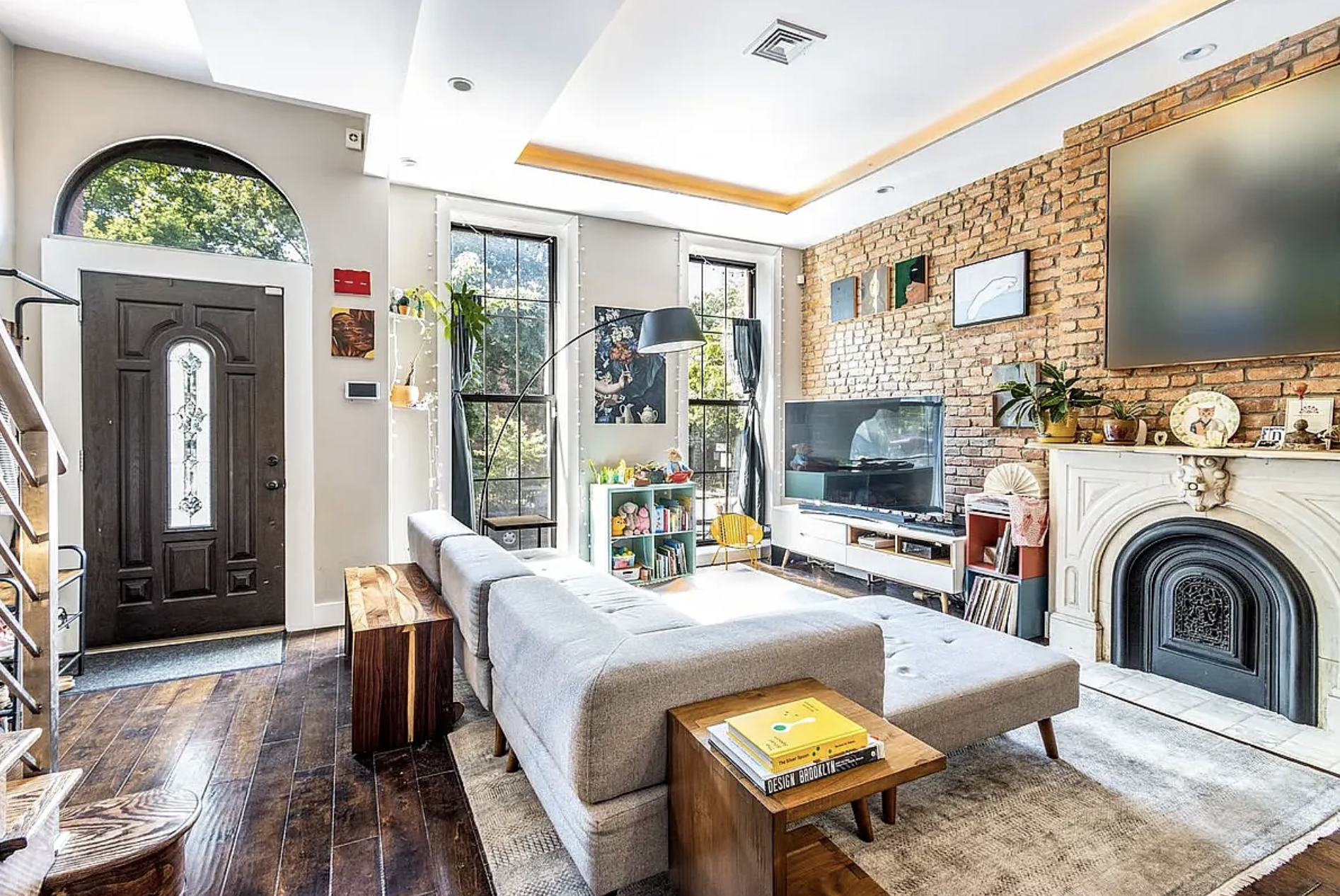 Monroe St & Lewis Ave- 3BR/2.5BA