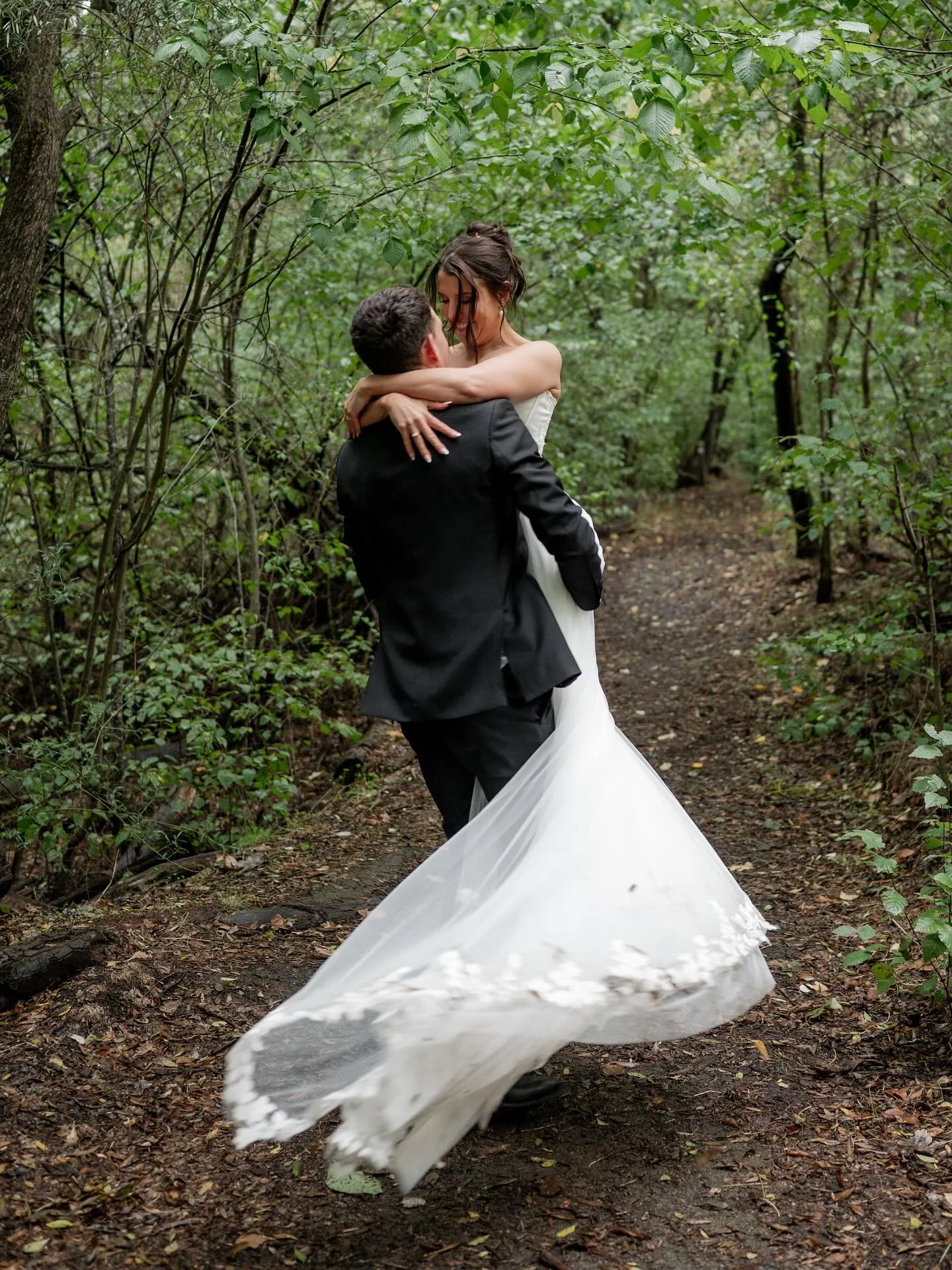 Elle + Tyson 🤍 

#adelaideweddingphotography #weddings #saweddings #bride #groom #engaged #engagement #proposal #weddingphotography #weddingvideo
