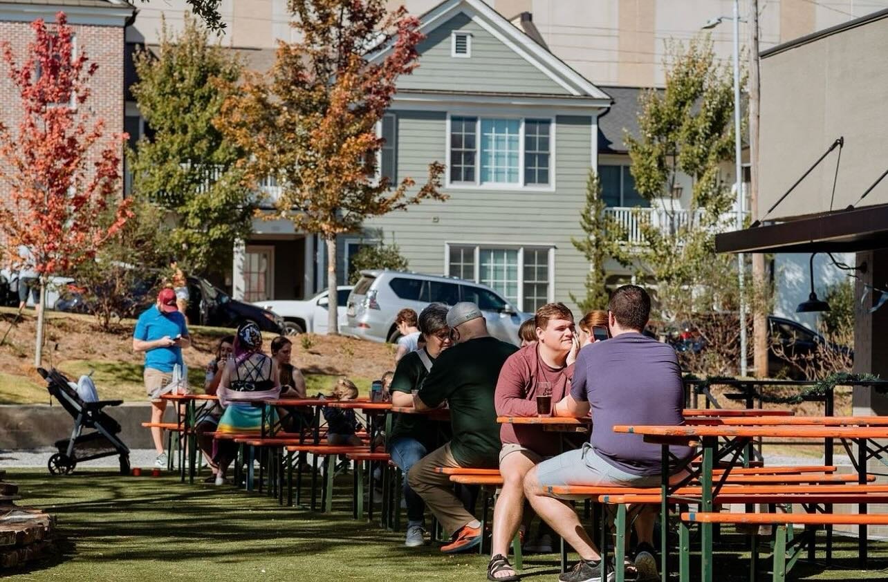 With this weather, you&rsquo;ll find us outside on a Sunday! Come enjoy this weather on our terrace or have a sip at @fertilegroundbeer or @goodbarjxn #belhaven
