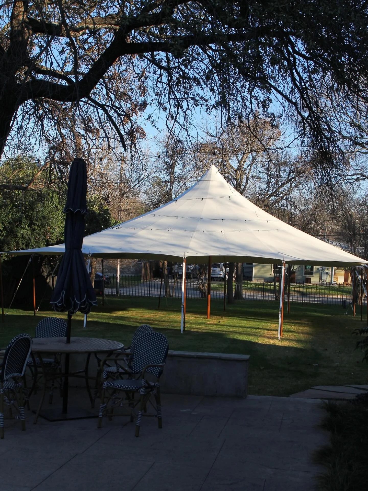 For planners designing, venues hosting, and brides dreaming.

The Vela Sailcloth Tent is here.

On display this weekend at @sophiesgasthaus.
42&rsquo; x 42&rsquo; translucent ivory sailcloth paired with powder-coated brown poles. Clean lines. Timeles