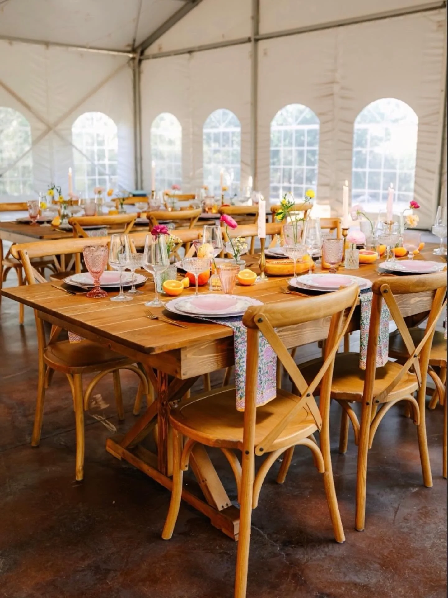 Natural wood tones and a simple, timeless setup that speaks for itself 🪑🥂🍴

Featured rentals:
&bull; Farmhouse Tables
&bull; Sonoma Cross Back Chairs

Contact us today for all of your Event Rental needs!