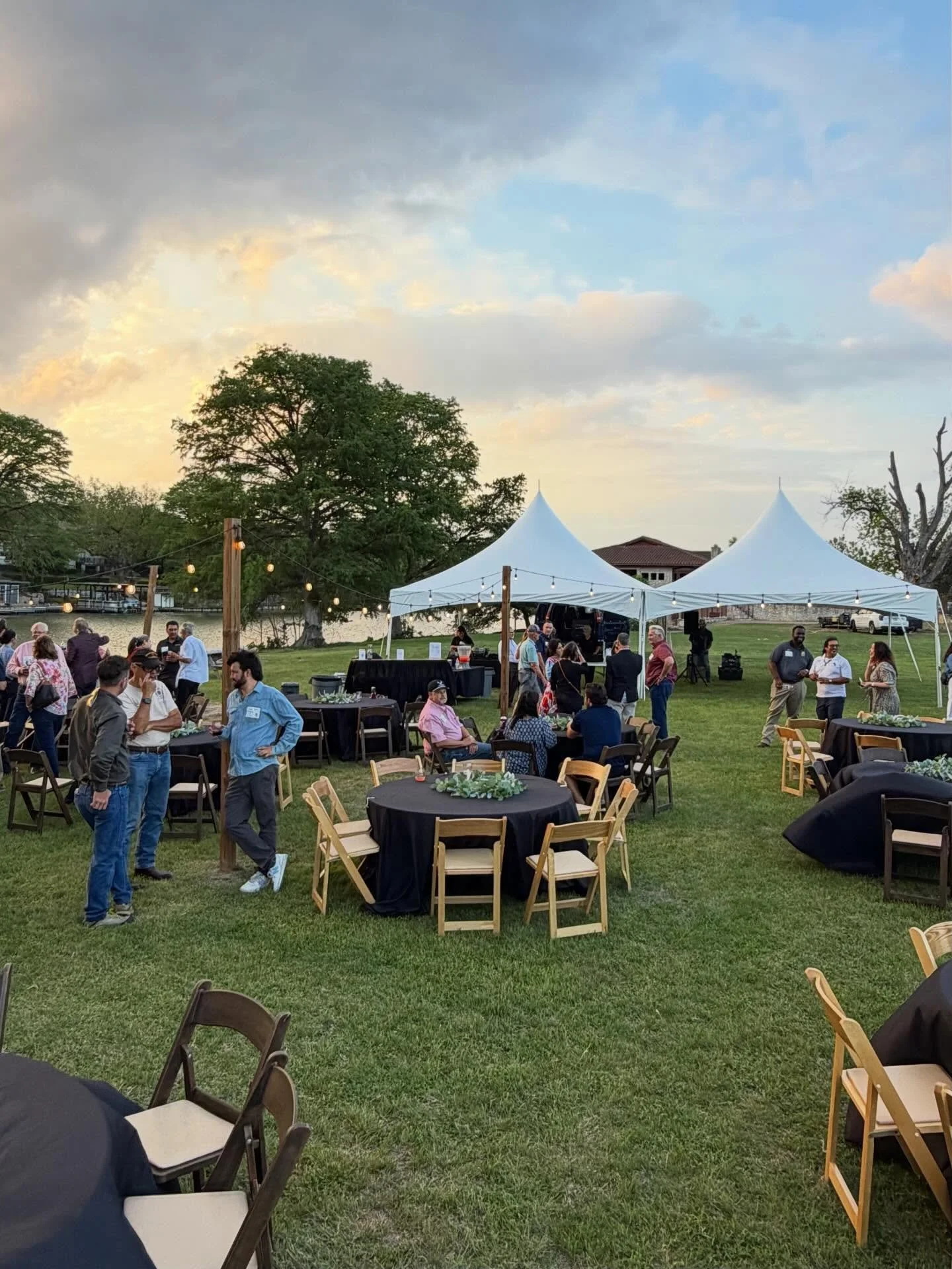 Tents. Tables. Chairs. Linens. Bars. 🤠

Honored to provide rentals for this month&rsquo;s @nbtxchamber social!

Waterfront on Lake Dunlap made for an incredible atmosphere. Thank you to Guadalupe Cattle Co. for hosting.

Coordinator: @starsovertx.ev