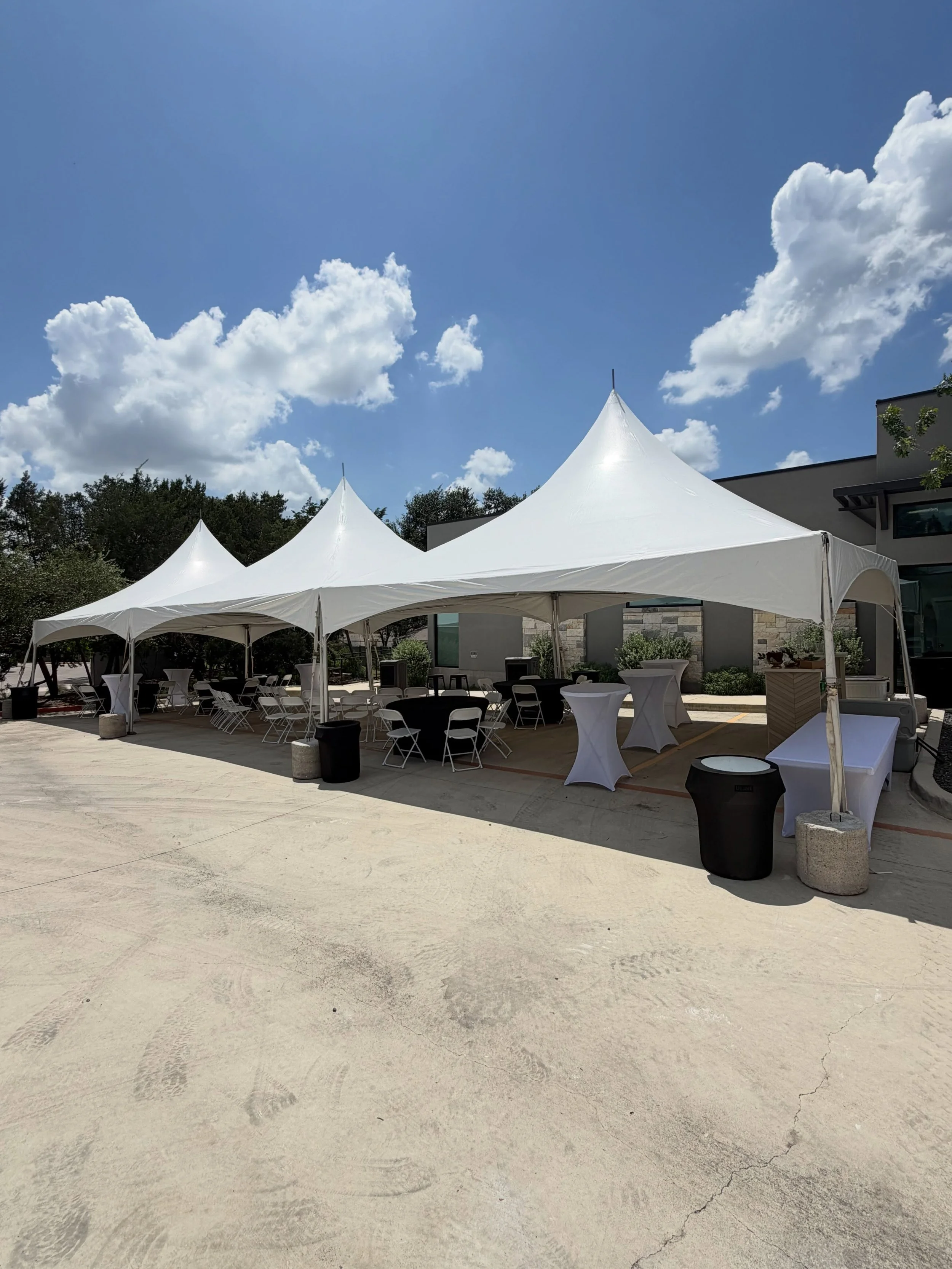 Grand Opening &amp; Ribbon Cutting for @firstlockhart in New Braunfels 🏦✂️

Our crew completed a full same-day turnaround:
&bull; Setup: 1:30 PM - 3:00 PM
&bull; Event: 4:00 PM - 6:30 PM
&bull; Breakdown: 7:00 PM - 8:15 PM

Not every venue allows mu