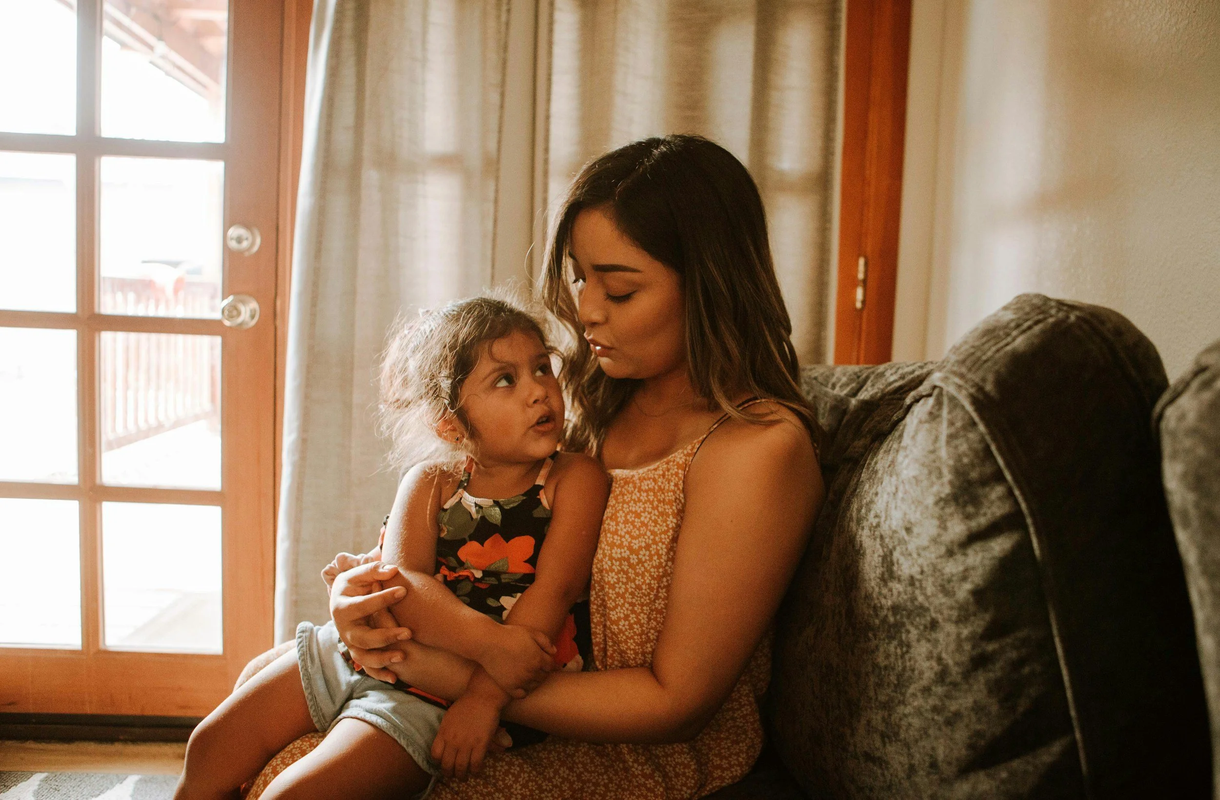 Speech therapy session with girl and mom in Albuquerque New Mexico