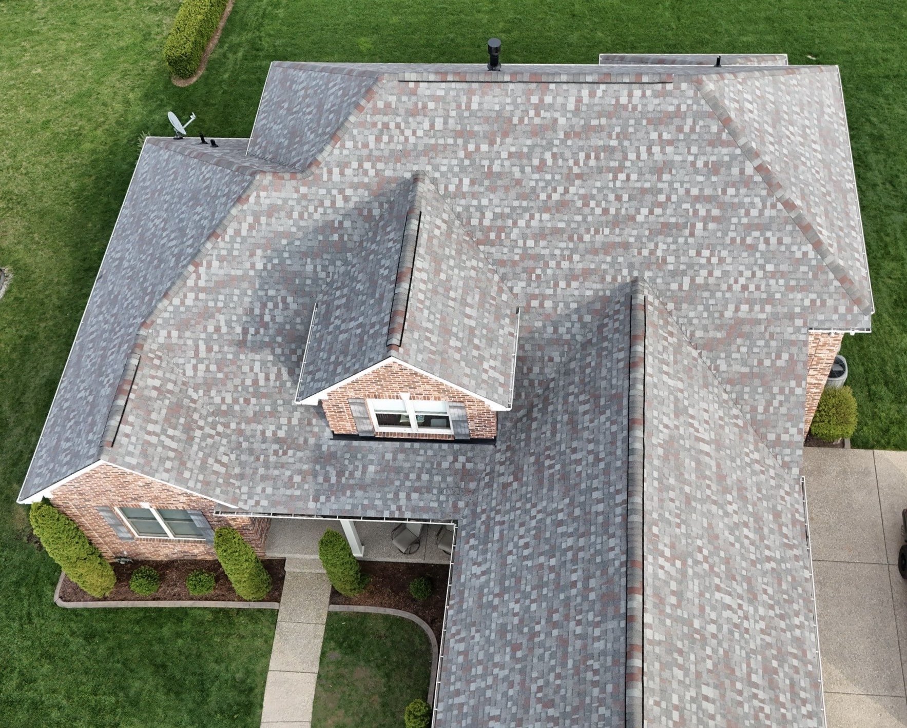 New custom roof on home in Pigeon Forge, Tennessee