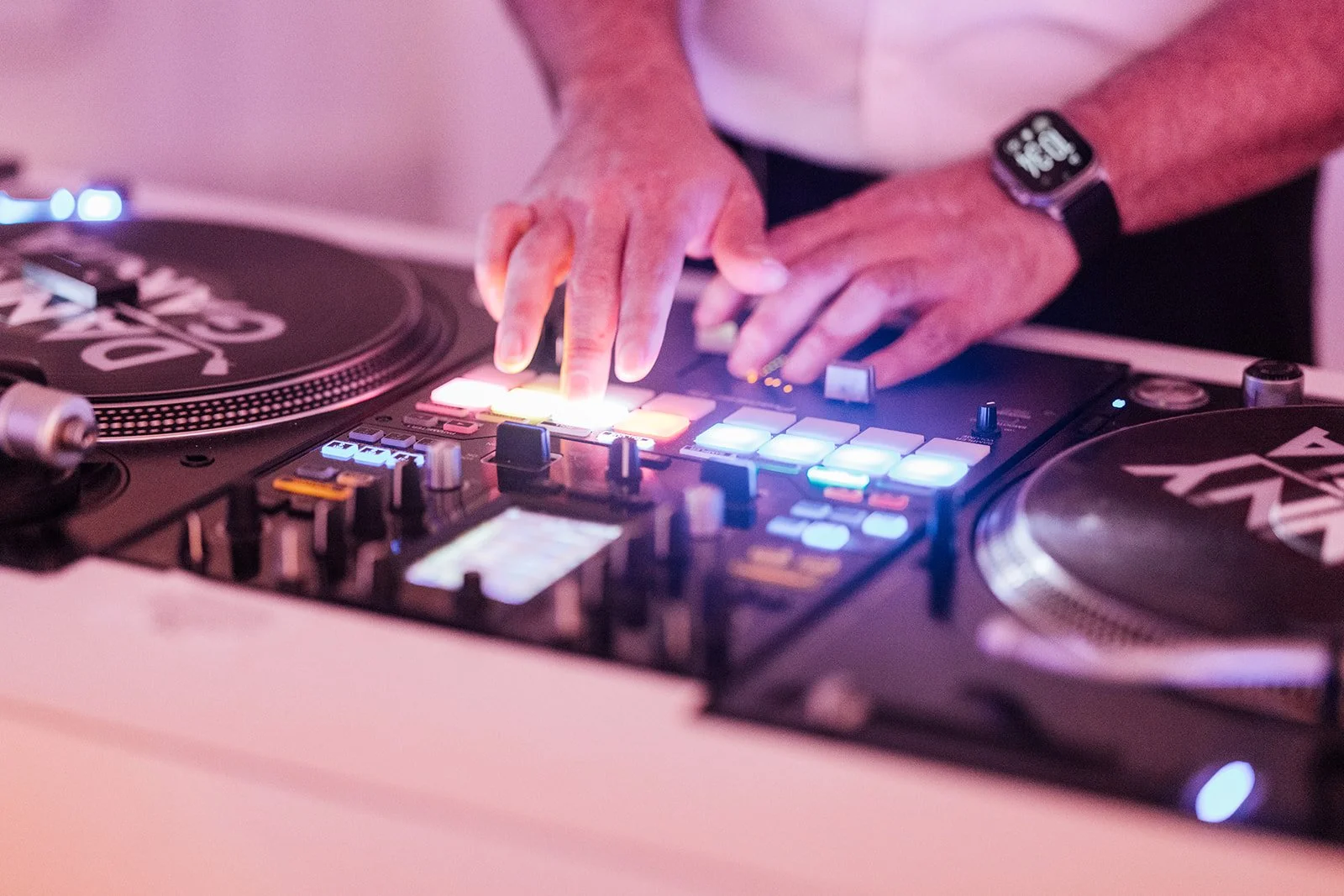 dj danny garcia djing